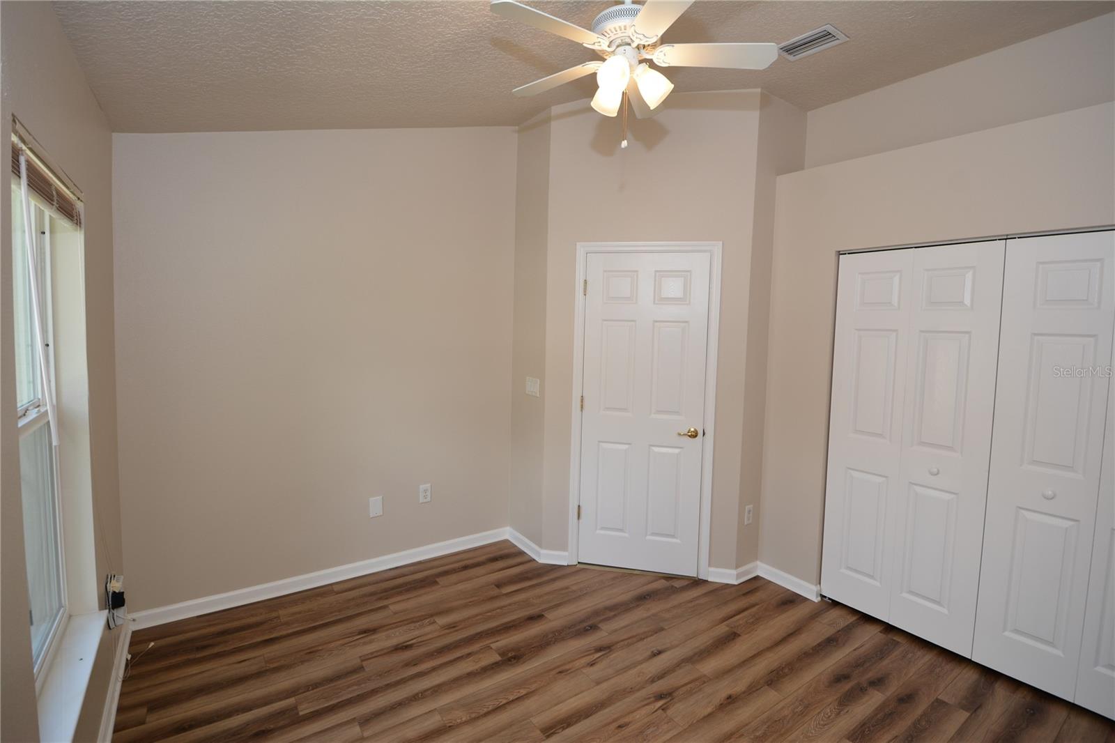 Image 37 of 51 For 56 Shinnecock Drive