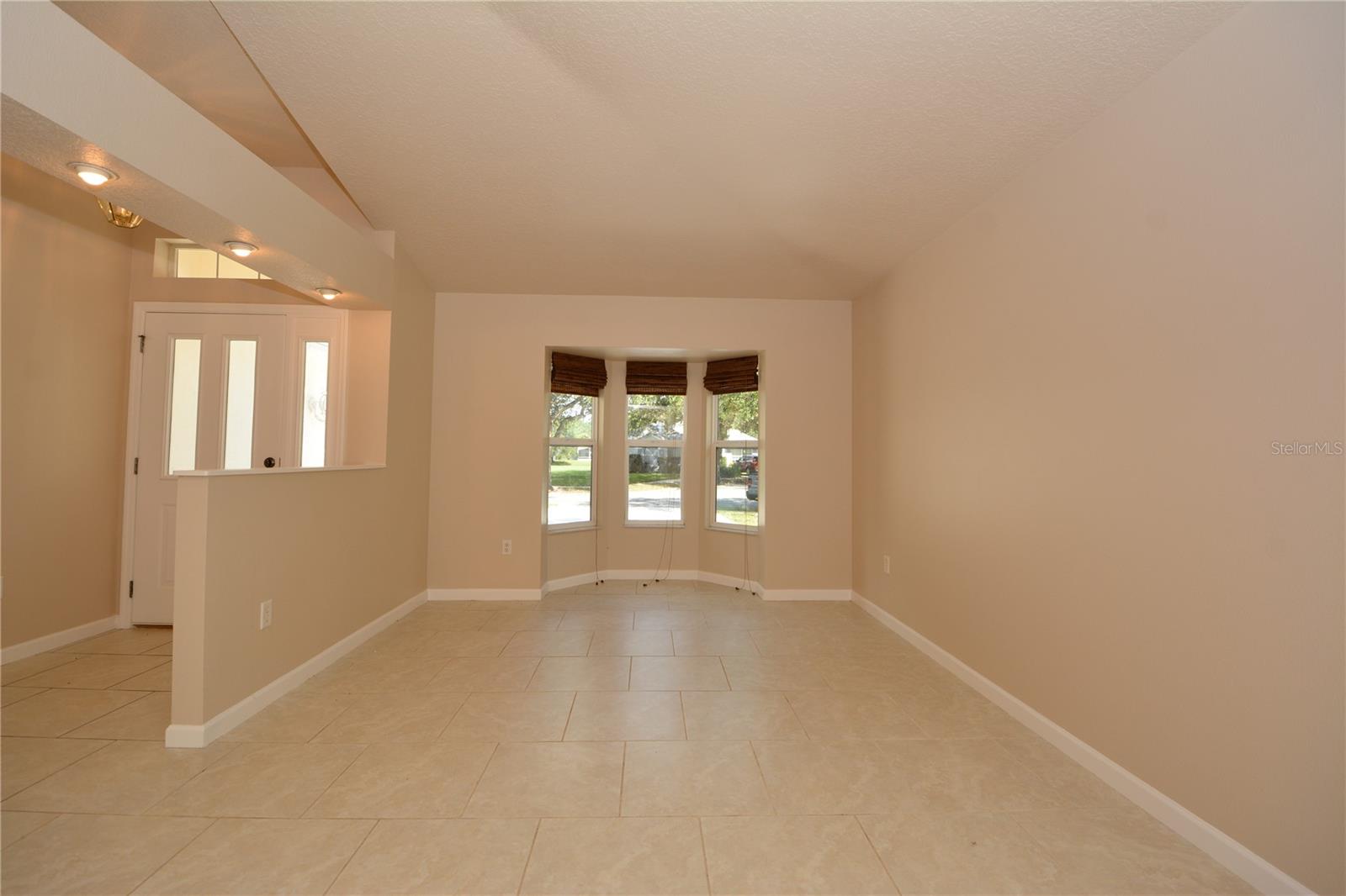 Image 4 of 51 For 56 Shinnecock Drive