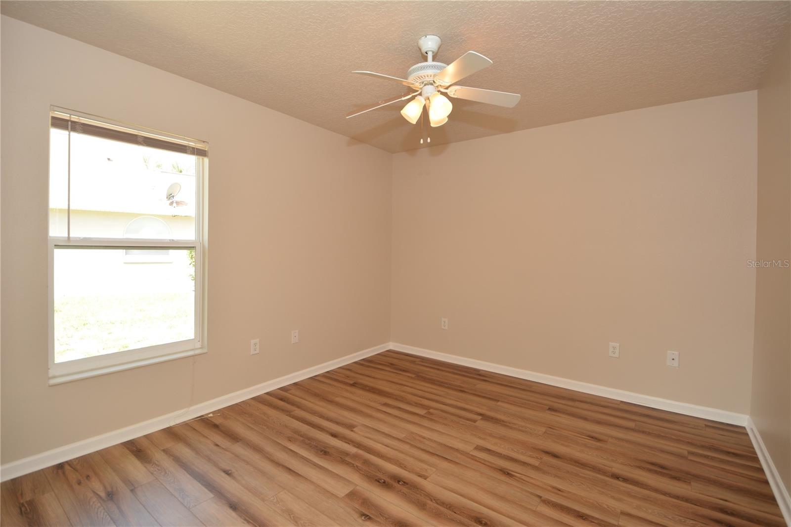 Image 40 of 51 For 56 Shinnecock Drive