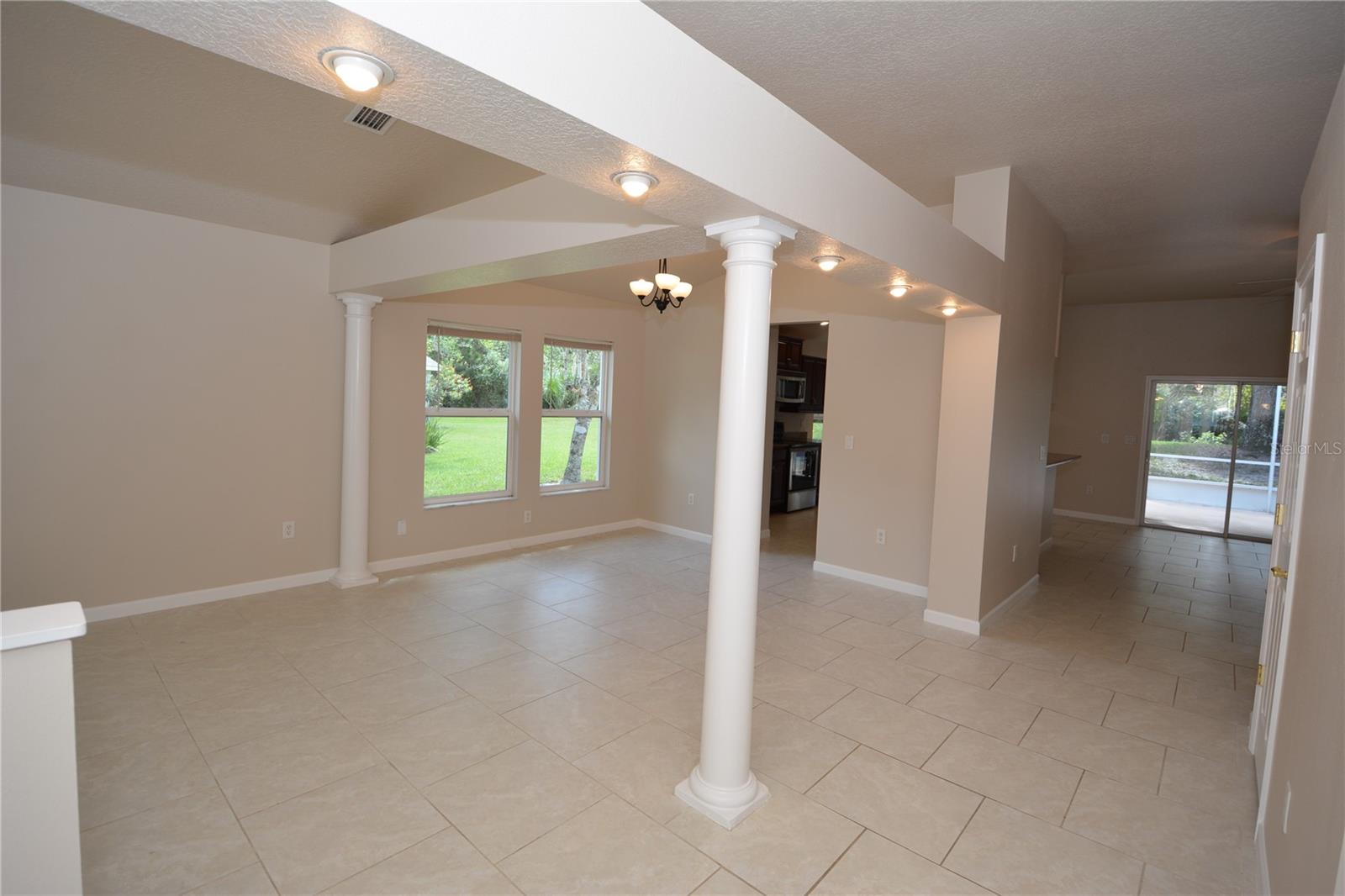 Image 8 of 51 For 56 Shinnecock Drive