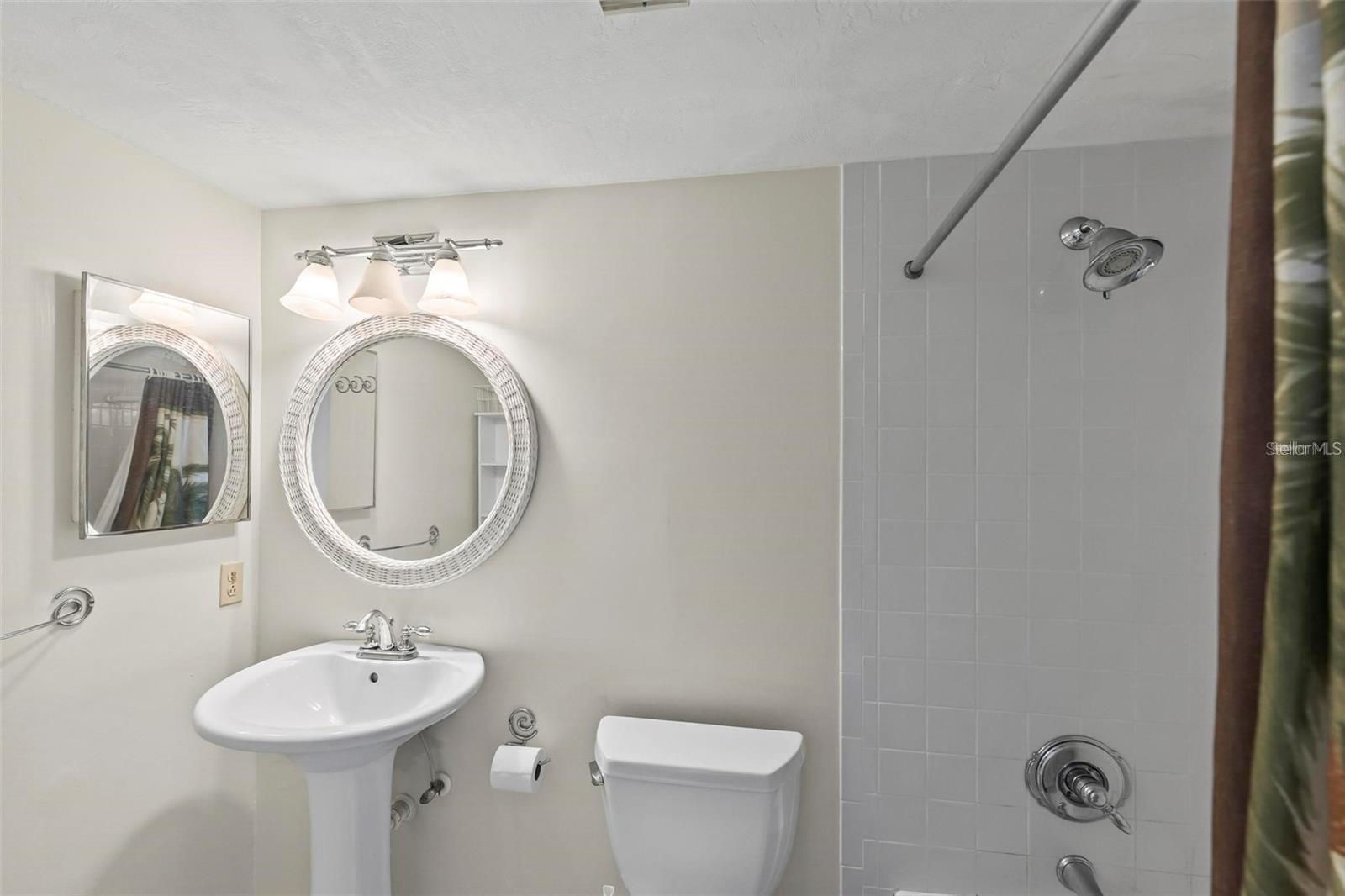 Image 24 of 50 For 3600 Ocean Shore Boulevard 222