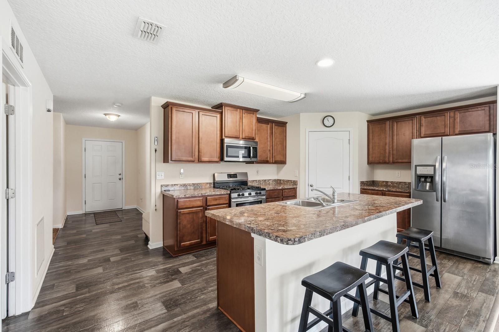 Image 6 of 22 For 123 Fairway Court