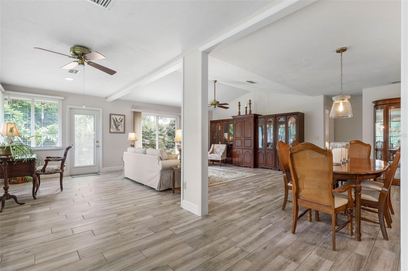 Image 15 of 97 For 4 Jasmine Run