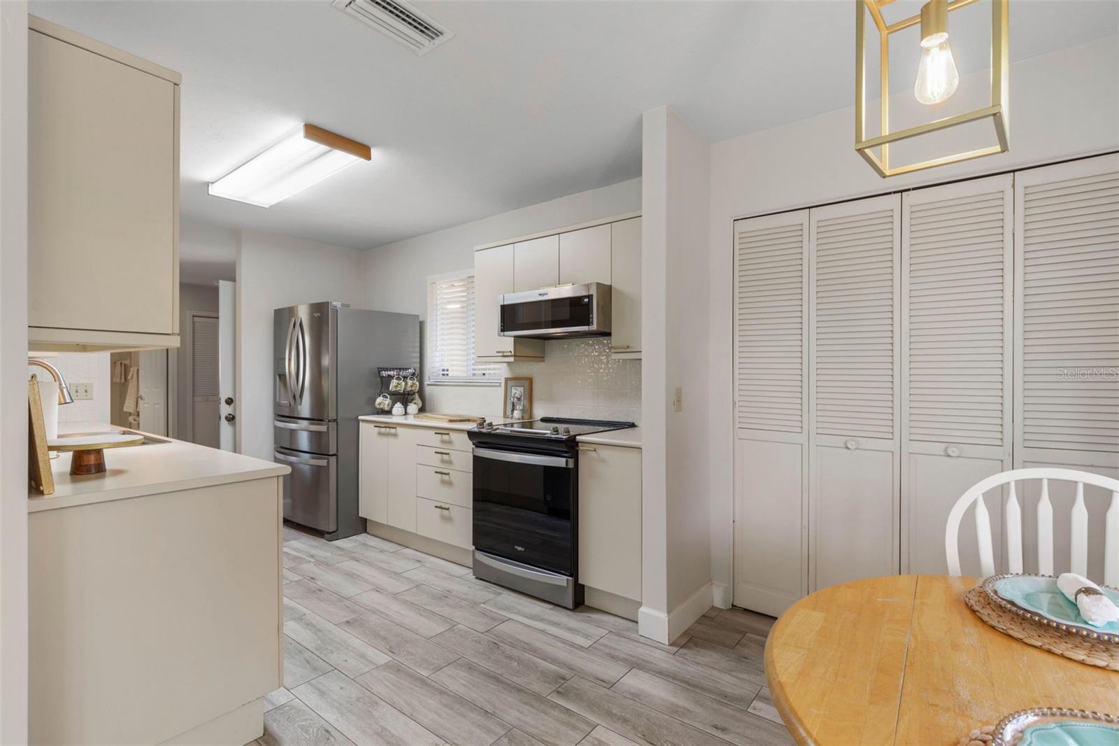 Image 16 of 97 For 4 Jasmine Run