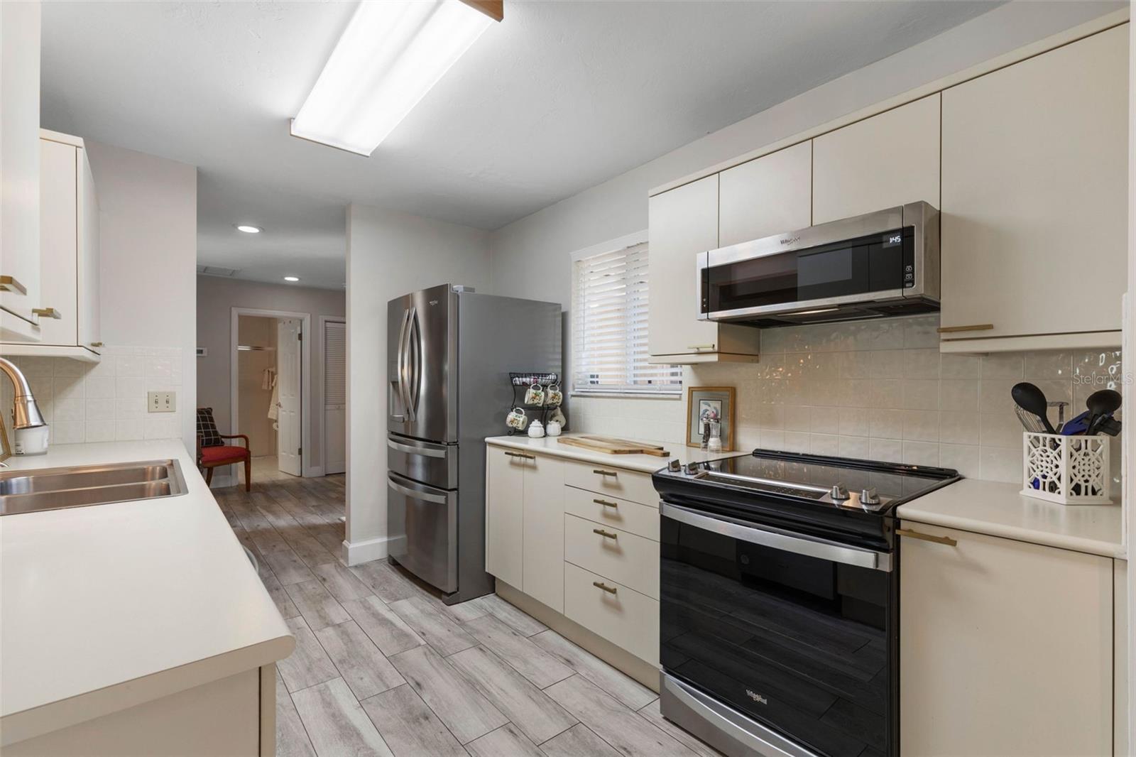 Image 17 of 97 For 4 Jasmine Run