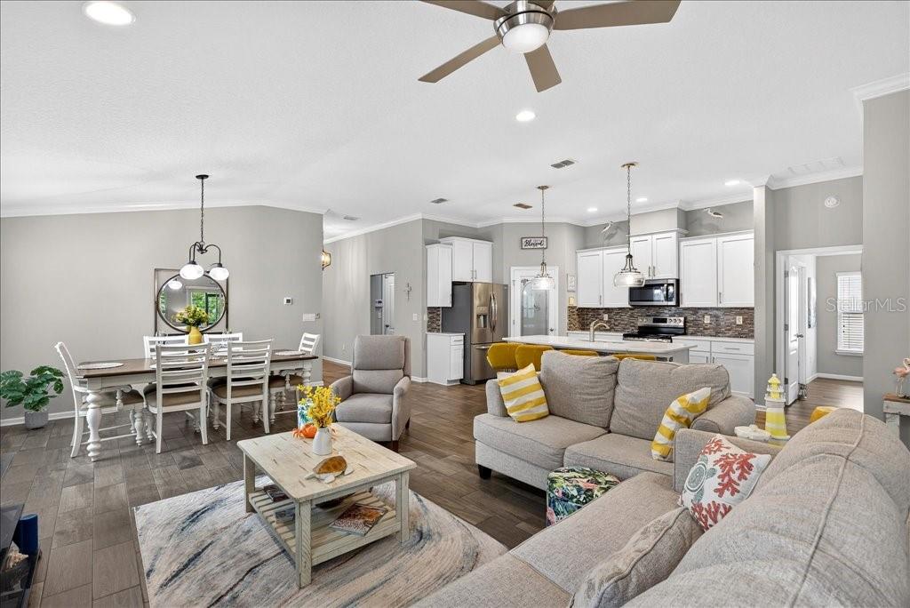 Image 3 of 55 For 140 Crepe Myrtle Court