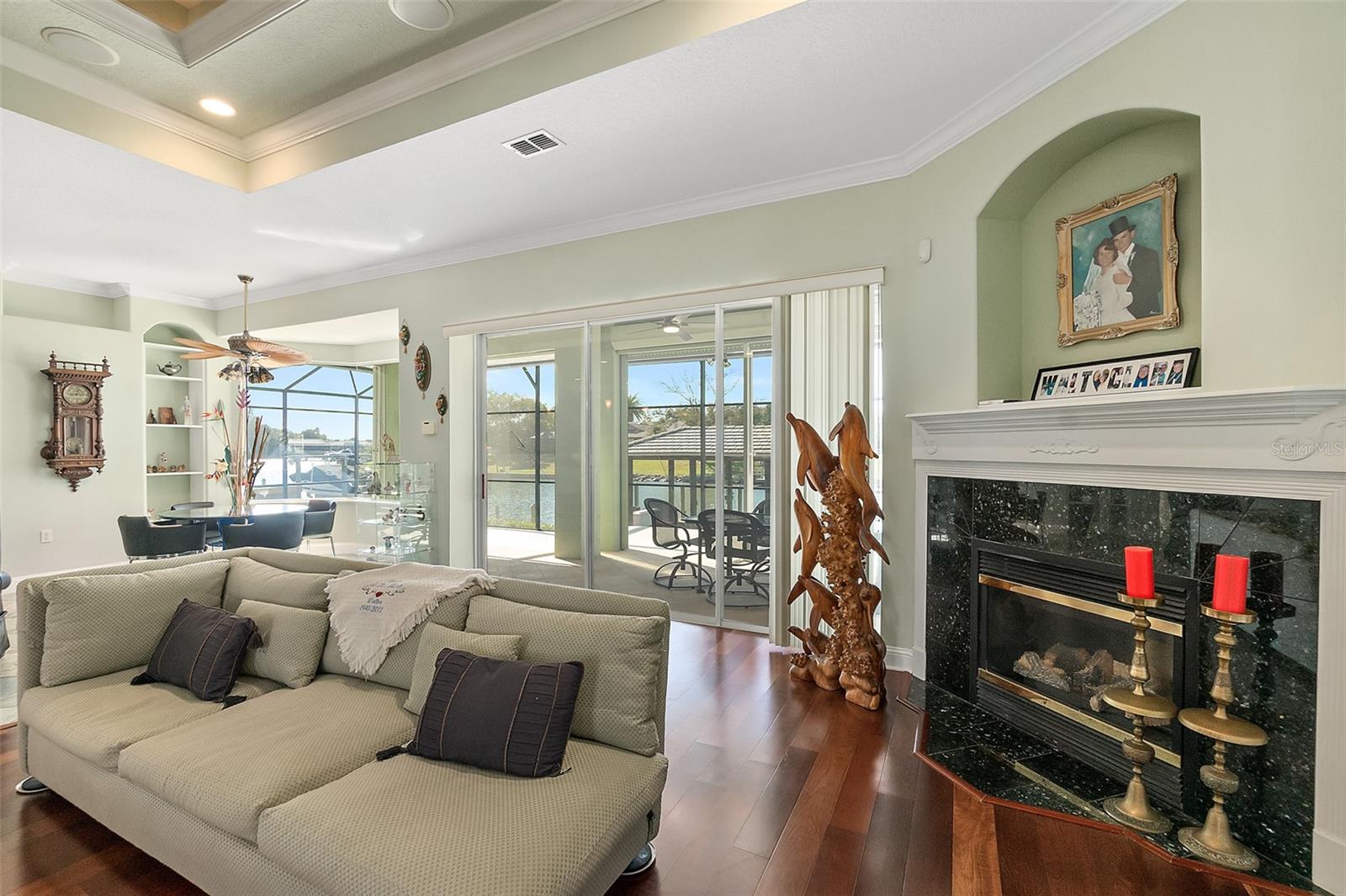 Image 13 of 83 For 75 Longview Way N