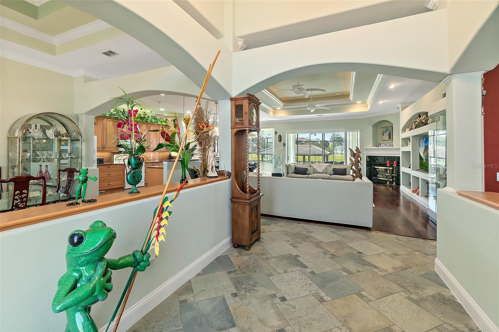 Image 15 of 83 For 75 Longview Way N