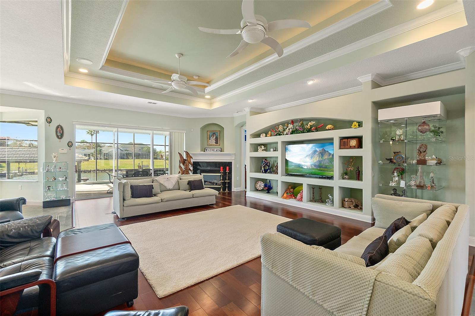 Image 17 of 83 For 75 Longview Way N