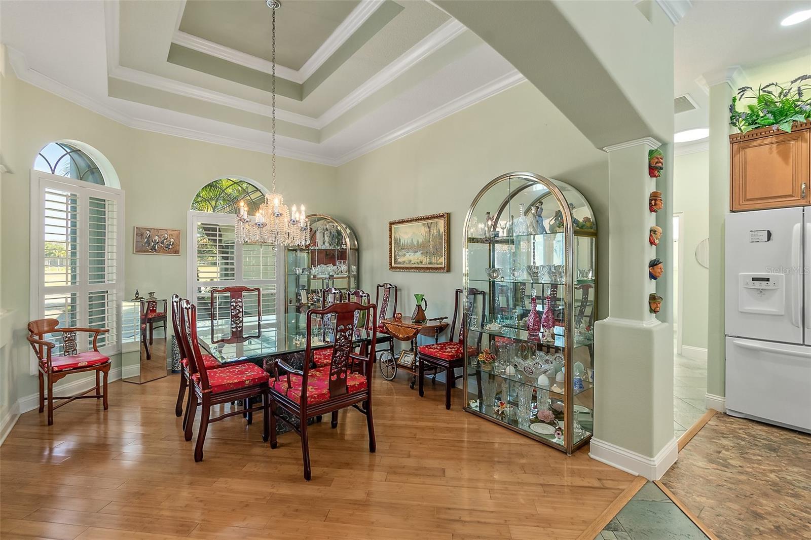 Image 33 of 83 For 75 Longview Way N