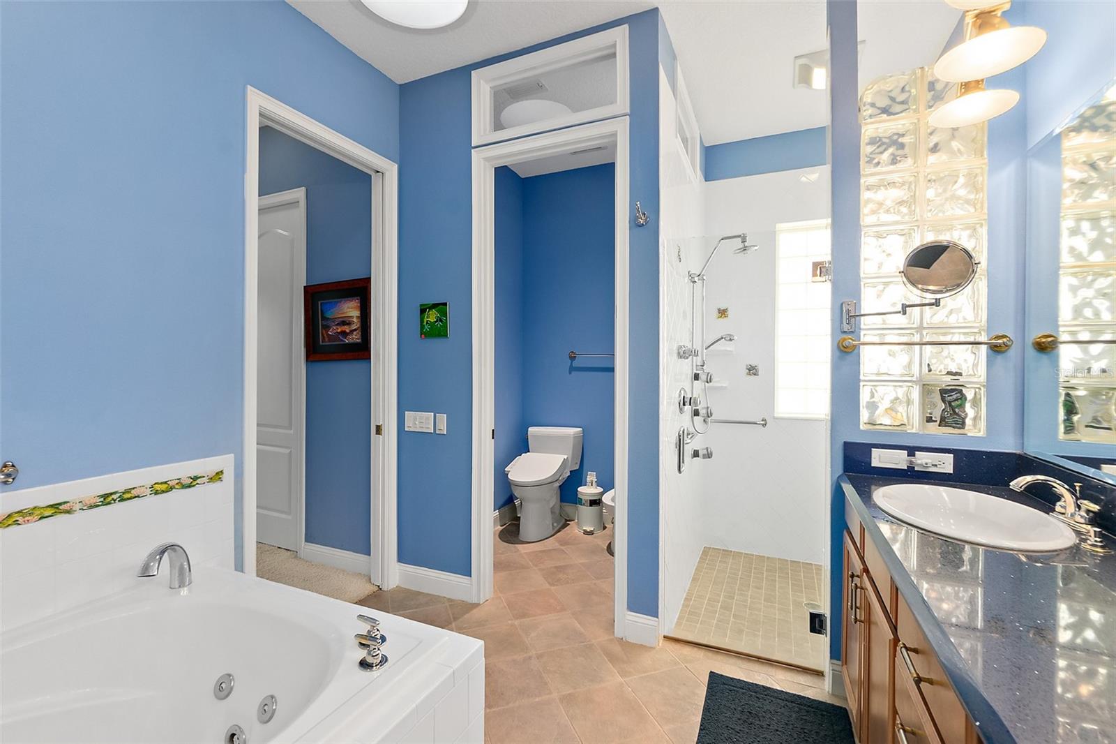 Image 36 of 83 For 75 Longview Way N