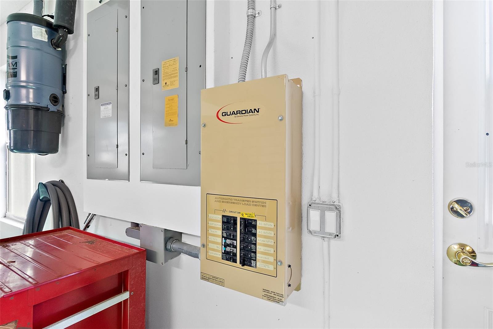 Image 40 of 83 For 75 Longview Way N