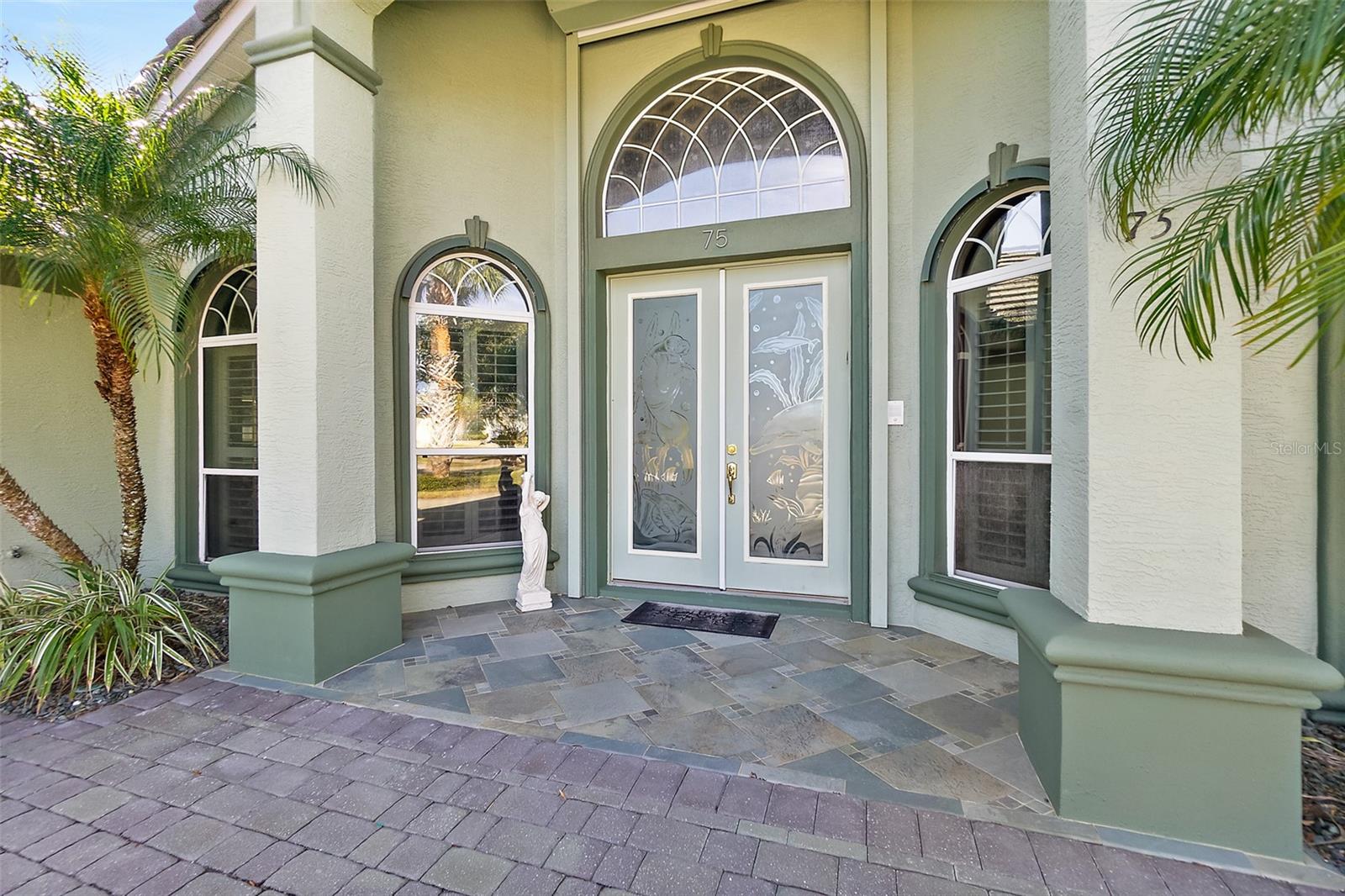 Image 7 of 83 For 75 Longview Way N