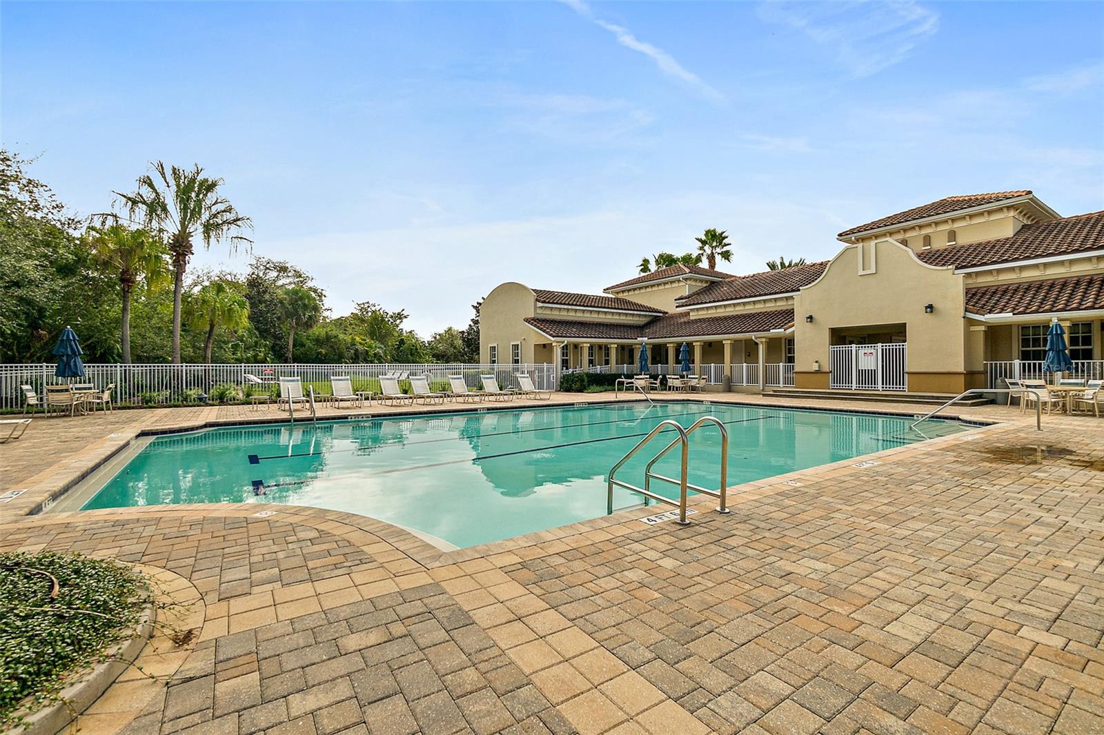 Image 70 of 83 For 75 Longview Way N