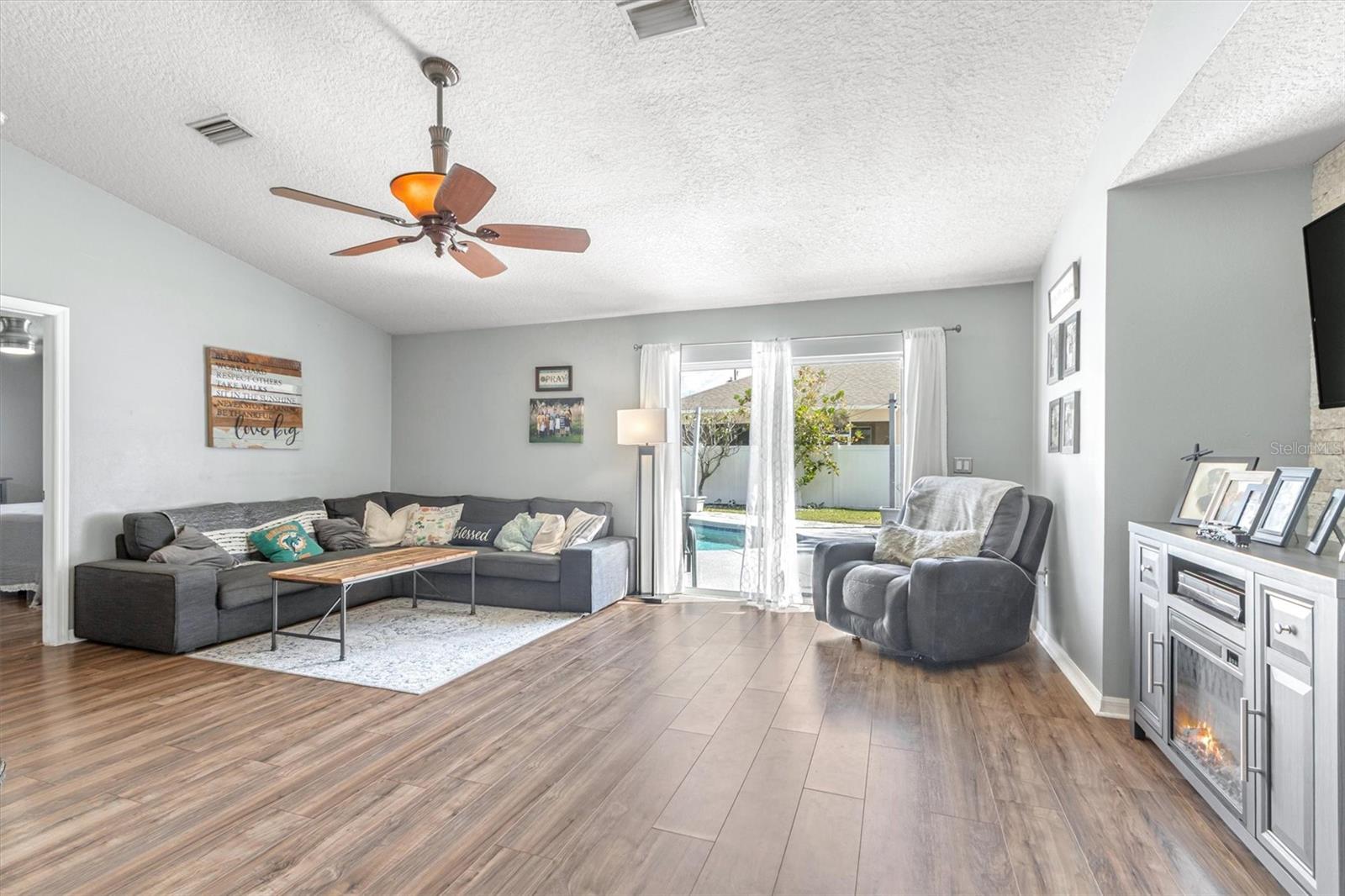 Image 14 of 47 For 8 Lamar Lane