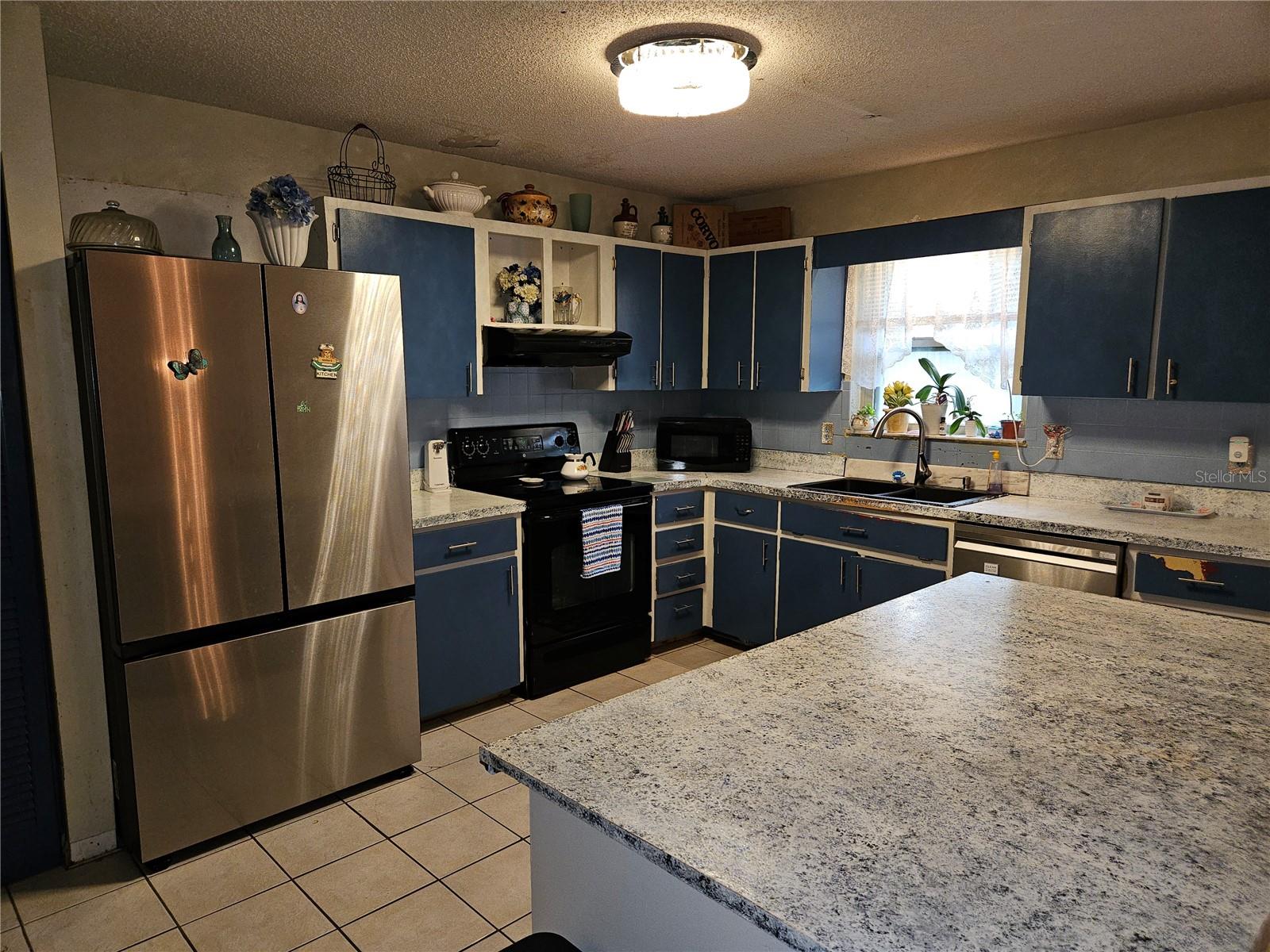 Image 25 of 39 For 2726 Sabal Palm Drive