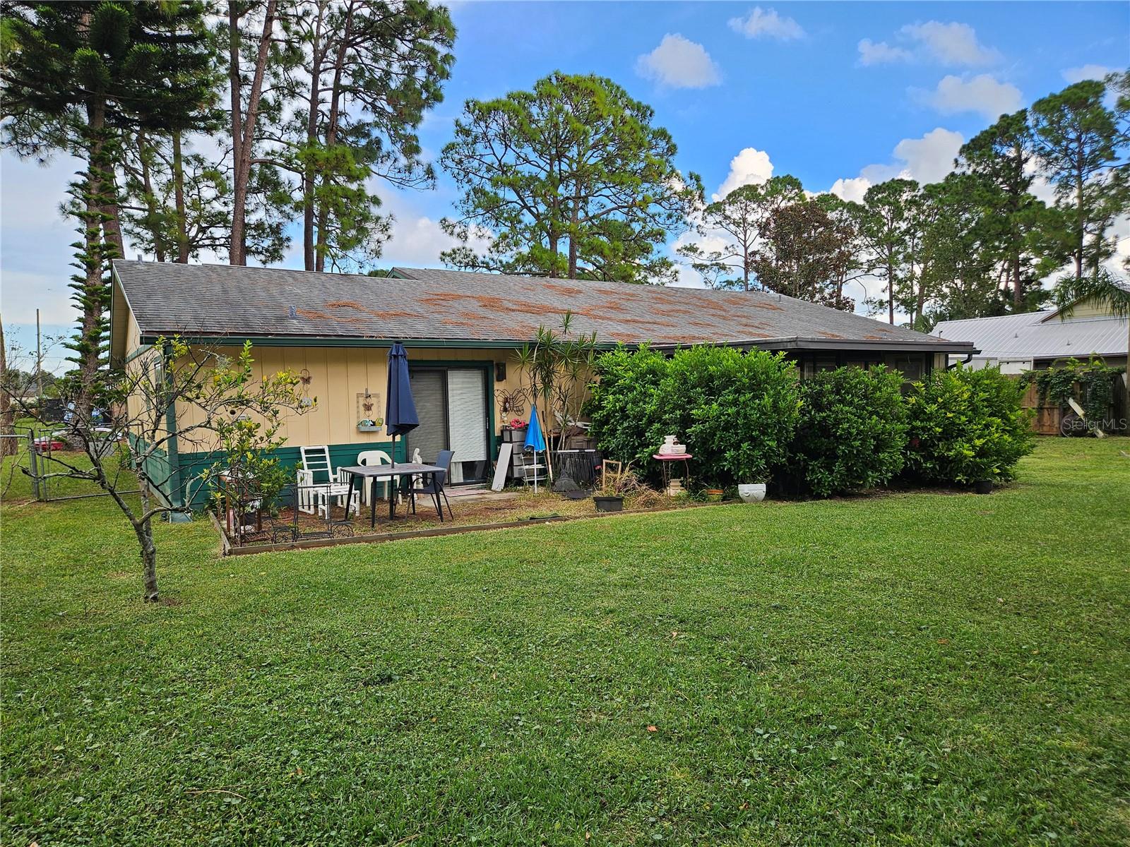 Image 8 of 39 For 2726 Sabal Palm Drive