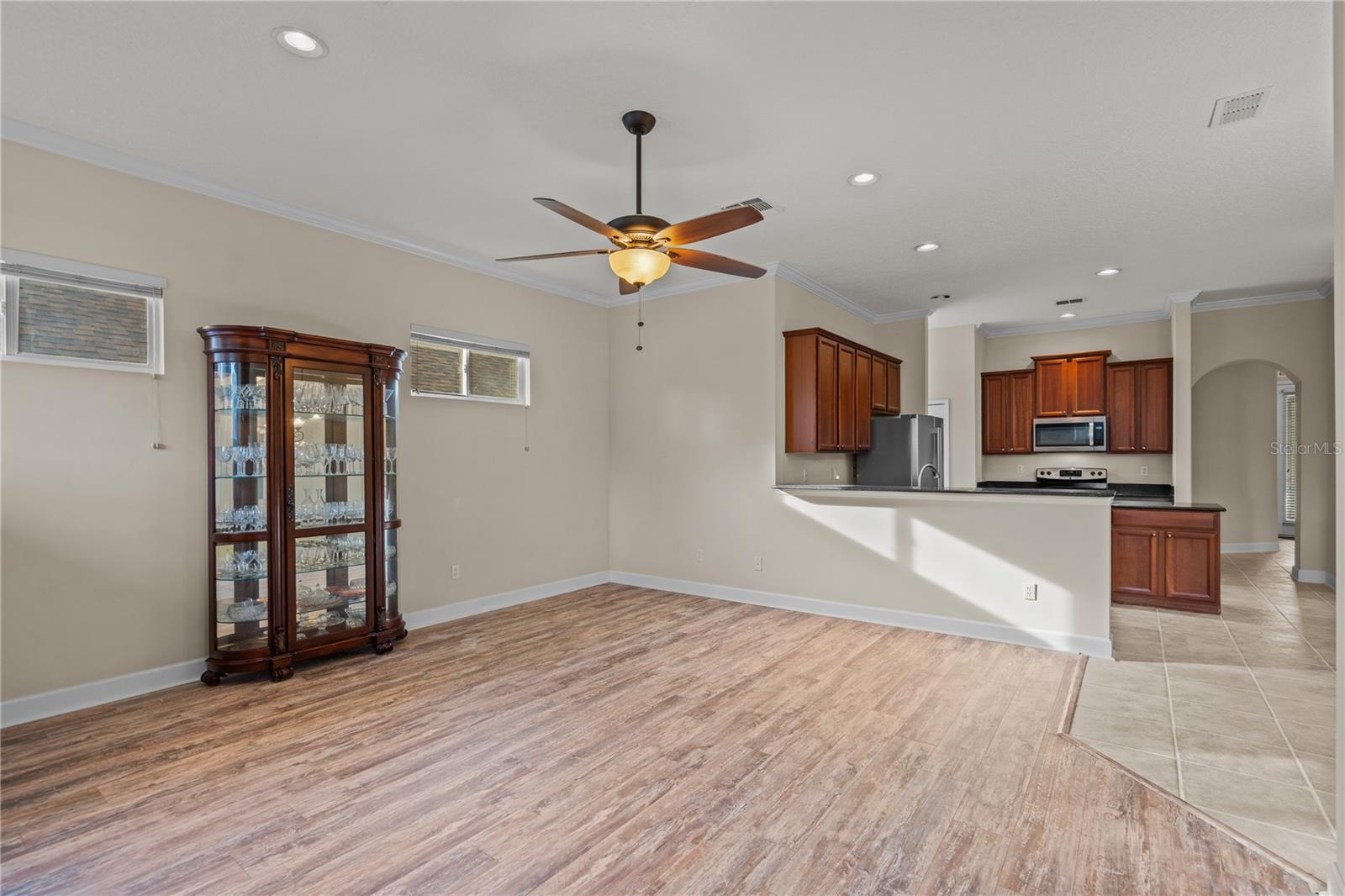 Image 25 of 49 For 709 Toria Lane