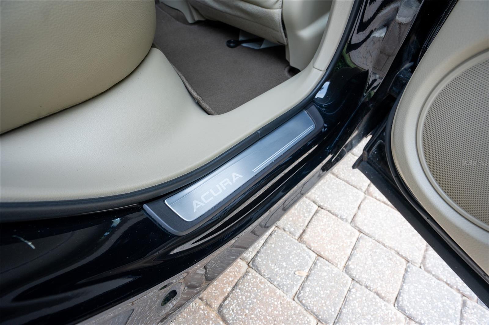 Image 43 of 49 For 709 Toria Lane