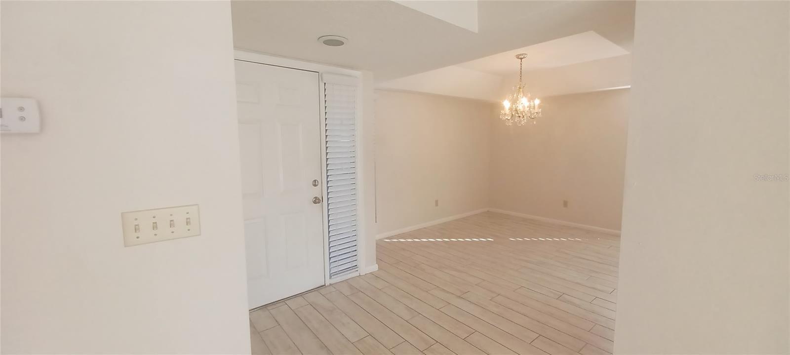 Image 11 of 28 For 35 Sherbury Court 35