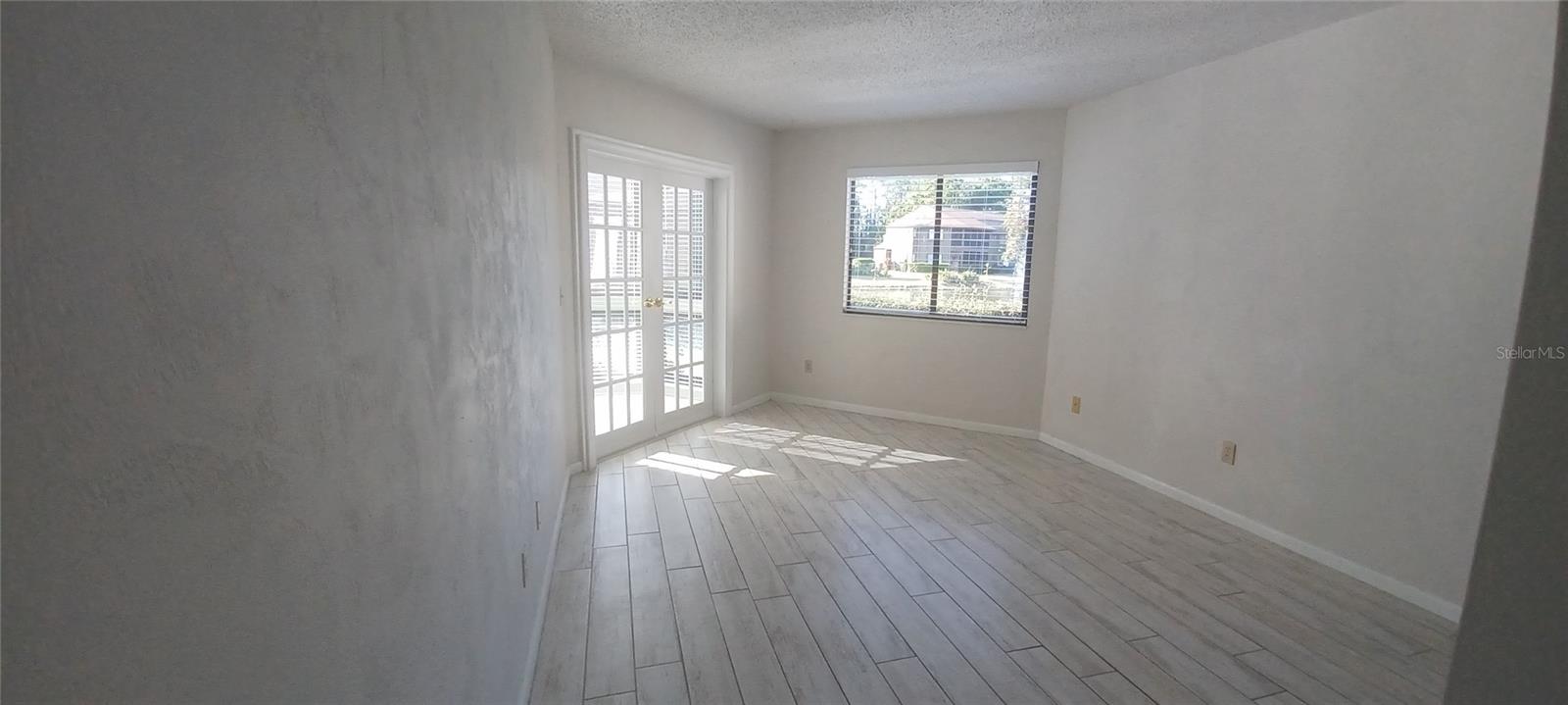 Image 13 of 28 For 35 Sherbury Court 35