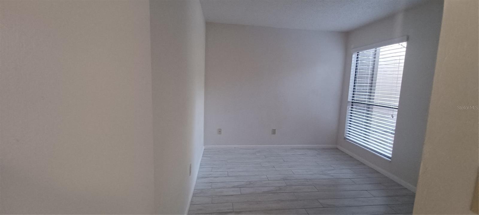 Image 18 of 28 For 35 Sherbury Court 35