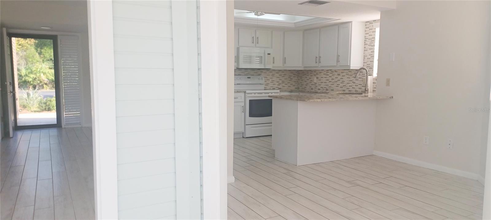 Image 6 of 28 For 35 Sherbury Court 35