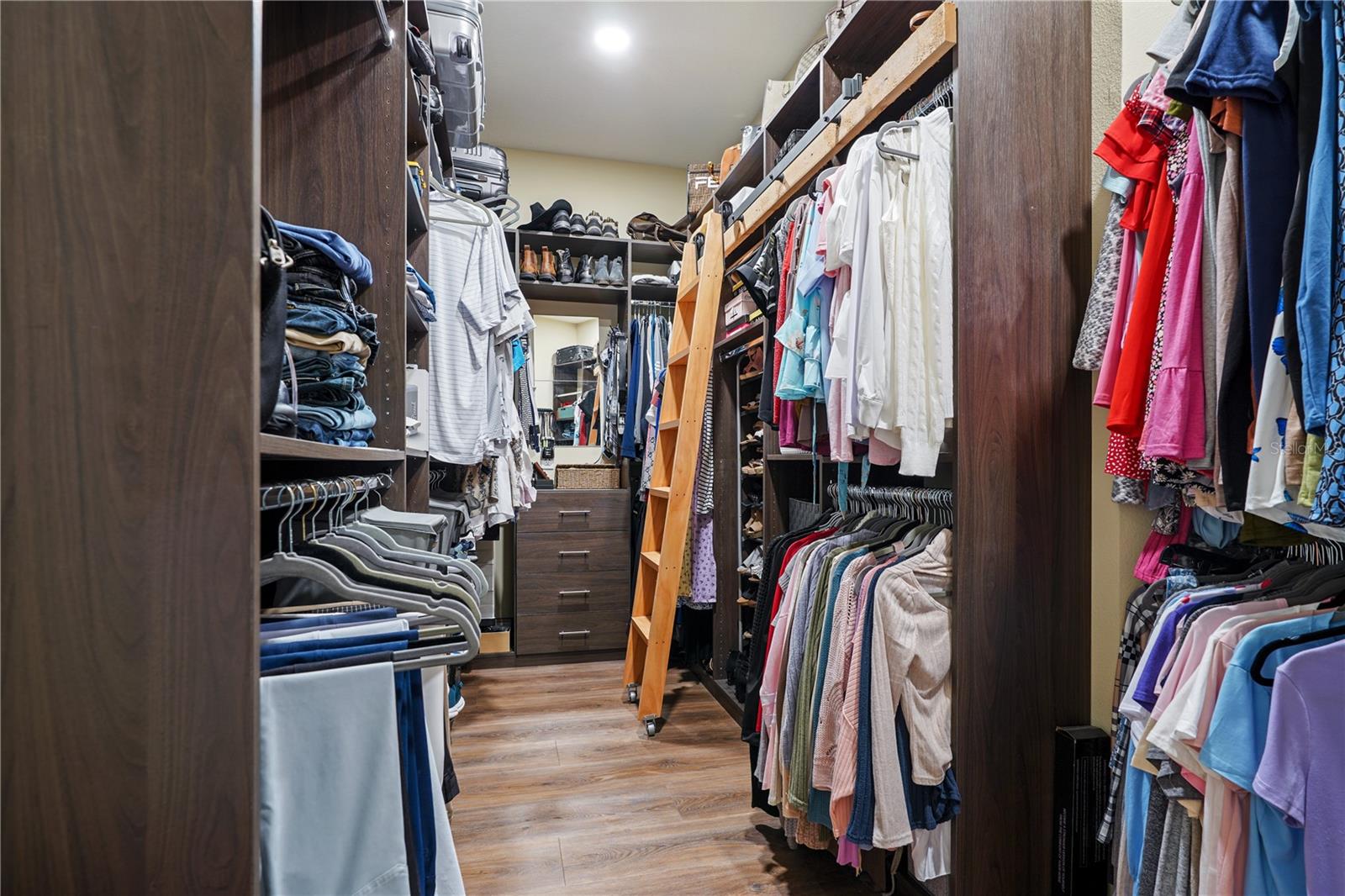 Image 15 of 62 For 4 Oakview Court