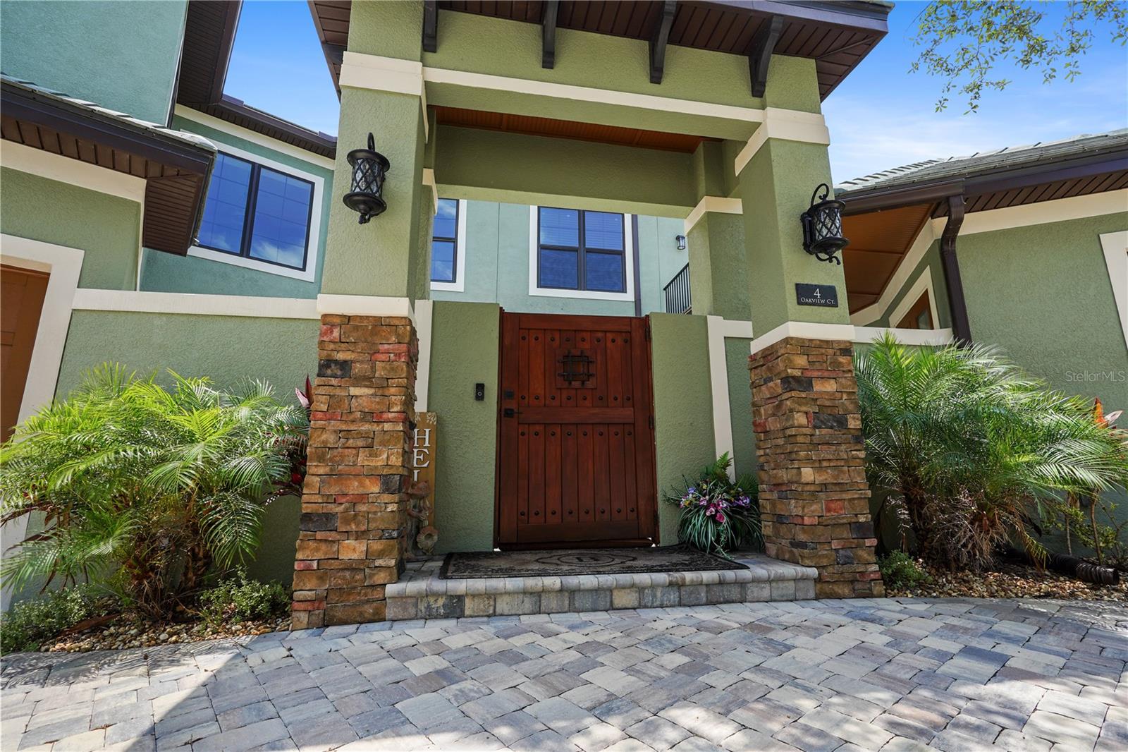 Image 2 of 62 For 4 Oakview Court