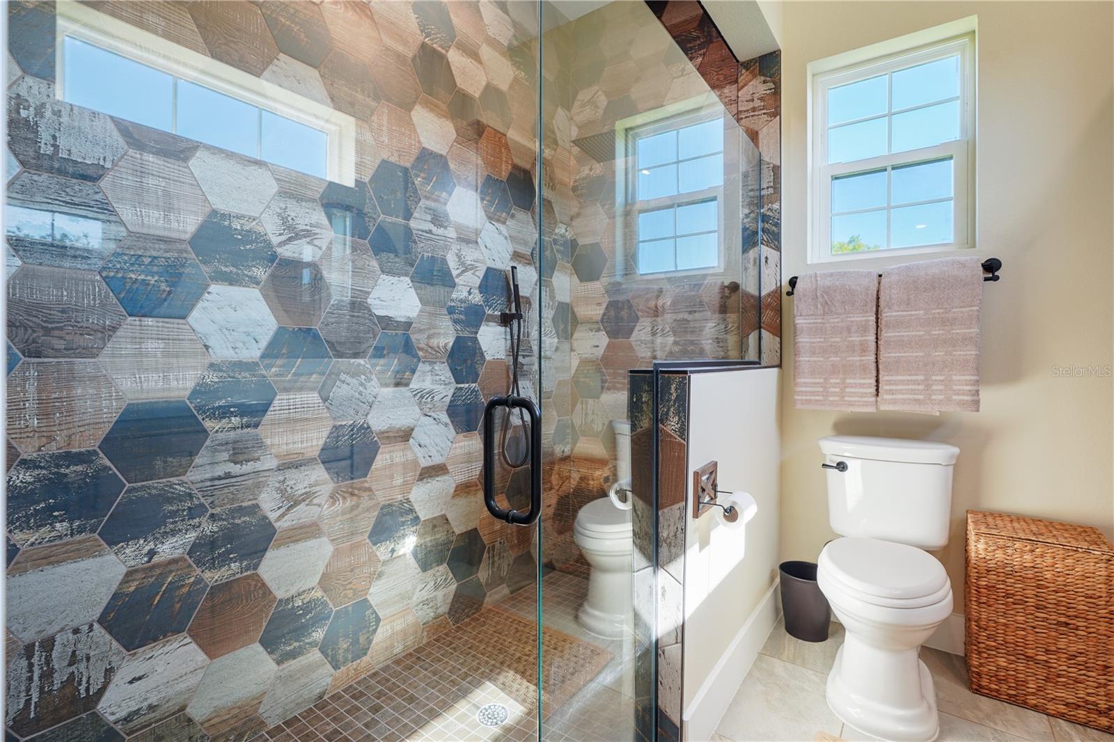 Image 25 of 62 For 4 Oakview Court