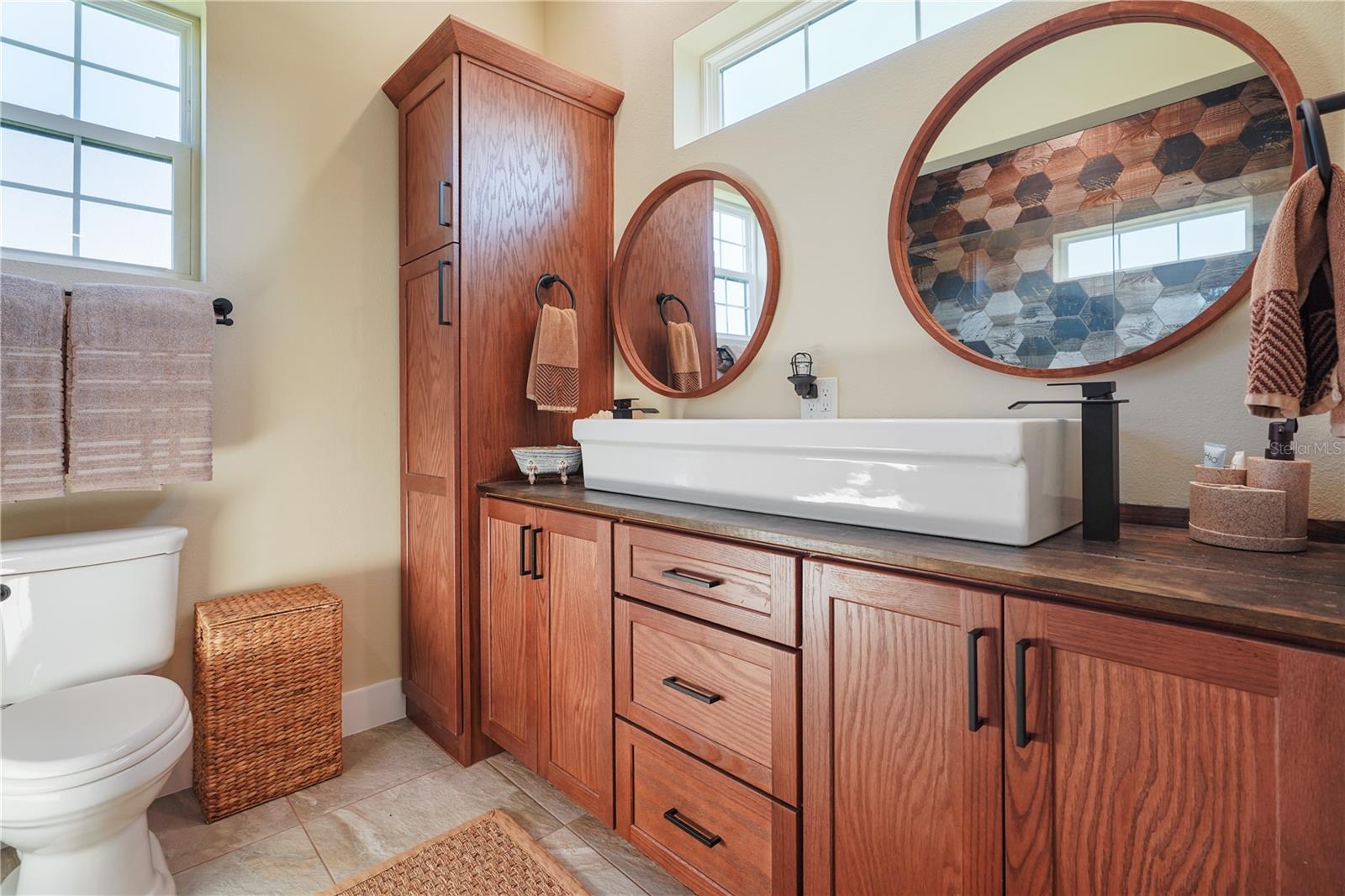 Image 26 of 62 For 4 Oakview Court