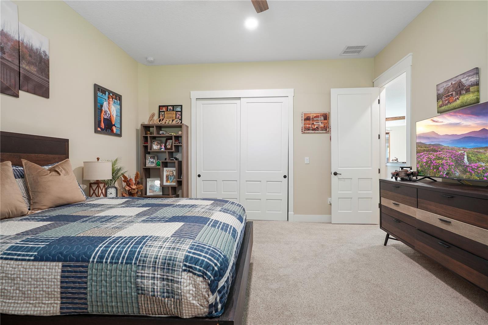 Image 31 of 62 For 4 Oakview Court