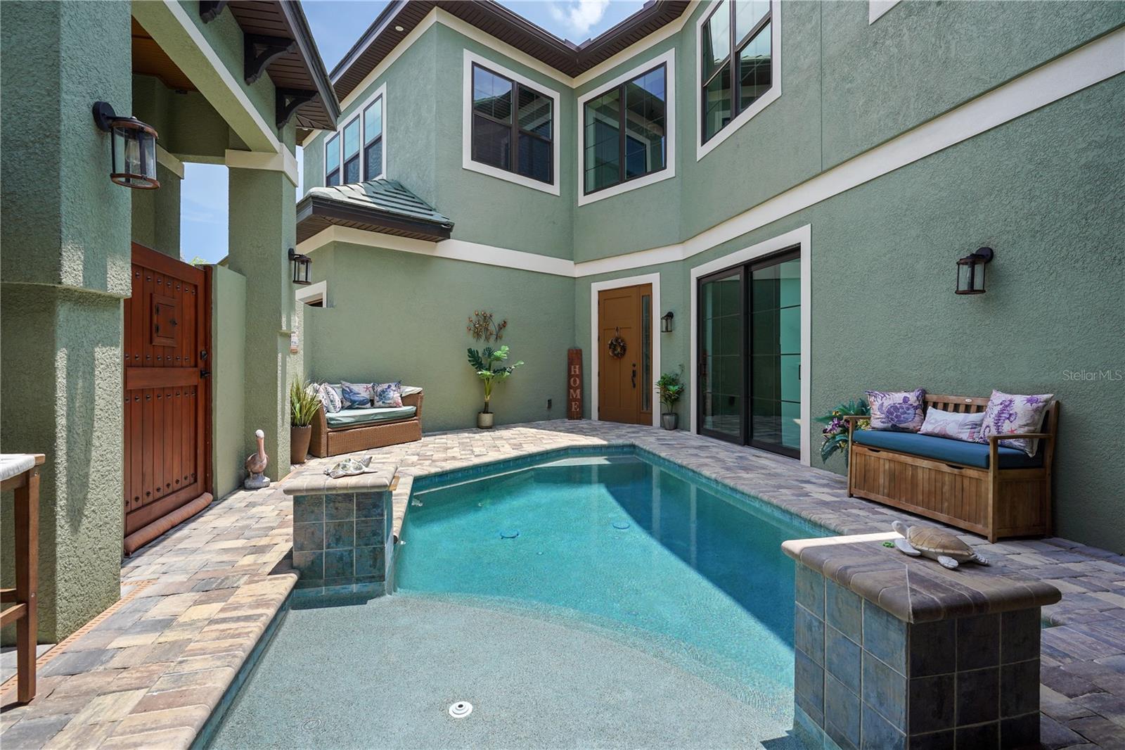 Image 37 of 62 For 4 Oakview Court