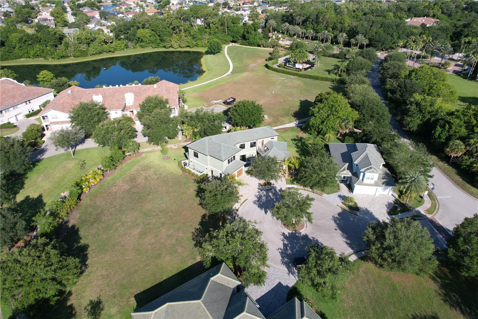 Image 43 of 62 For 4 Oakview Court