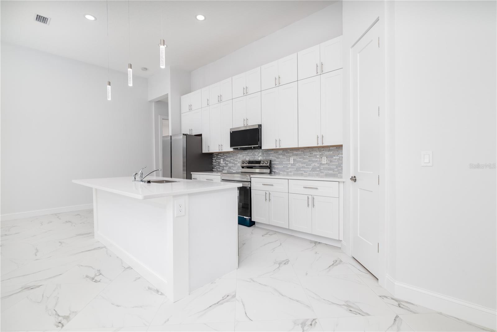 Image 11 of 32 For 9 Watkins Place