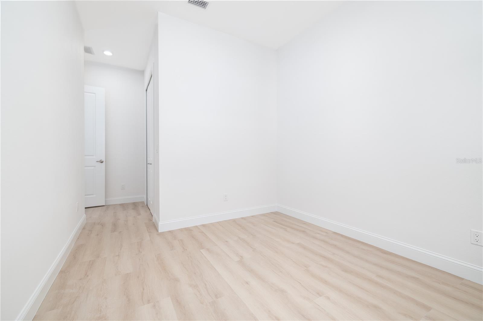 Image 15 of 32 For 9 Watkins Place