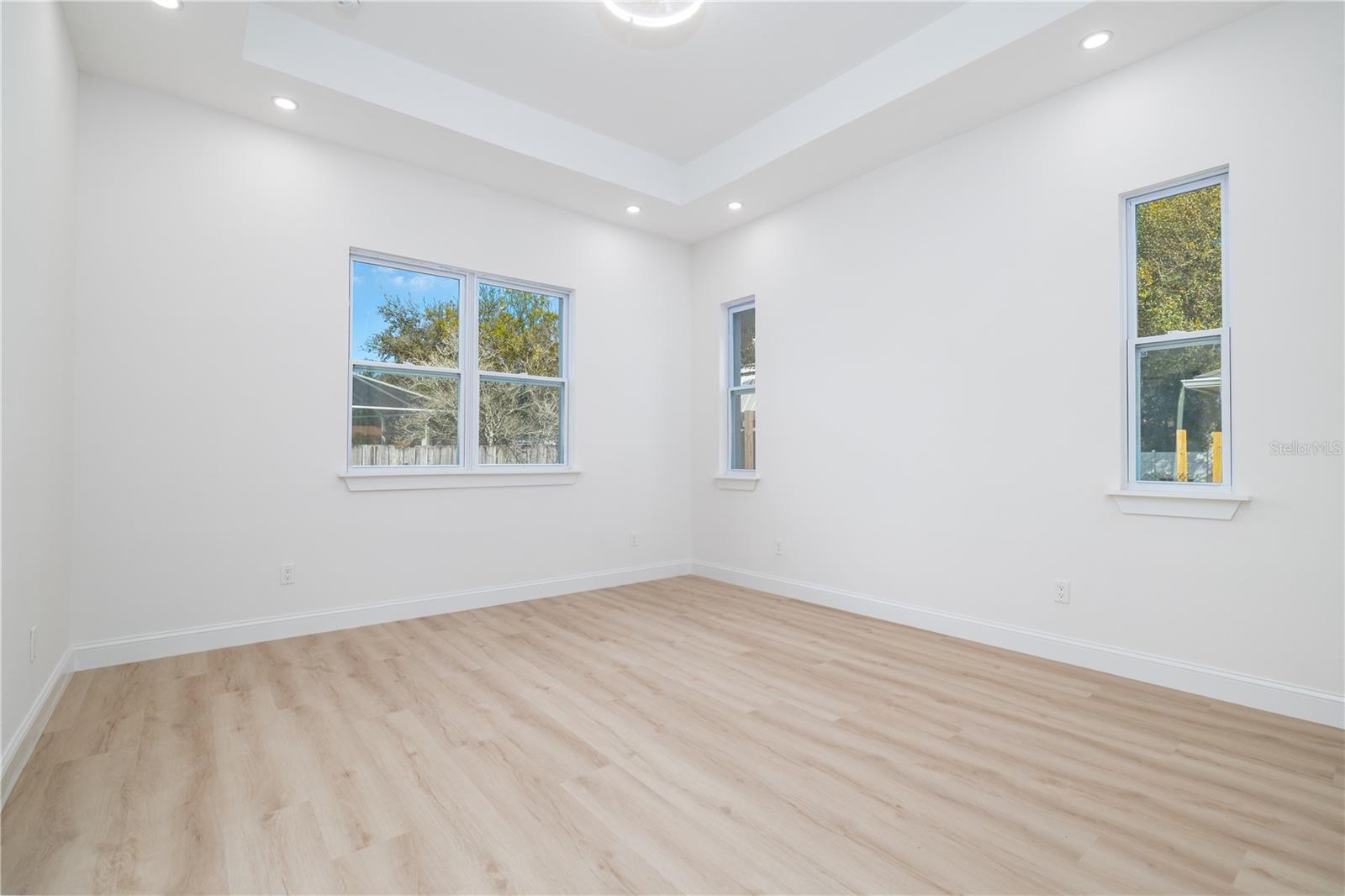 Image 17 of 32 For 9 Watkins Place