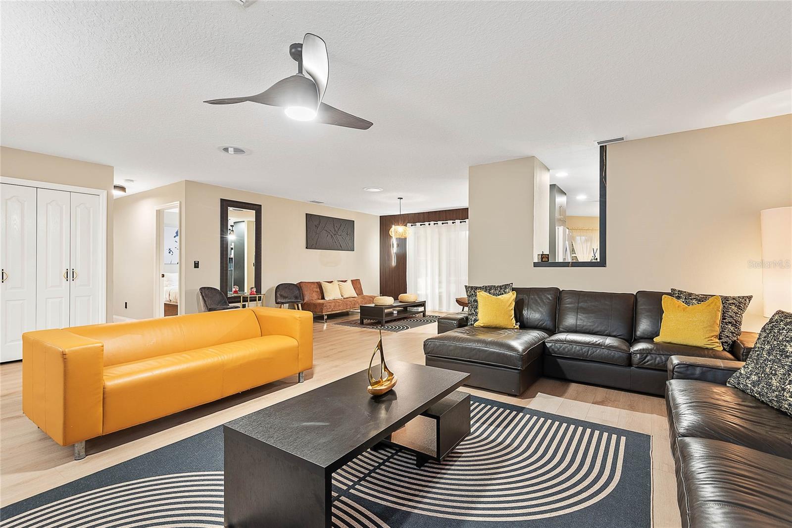 Image 11 of 52 For 61 Comanche Court