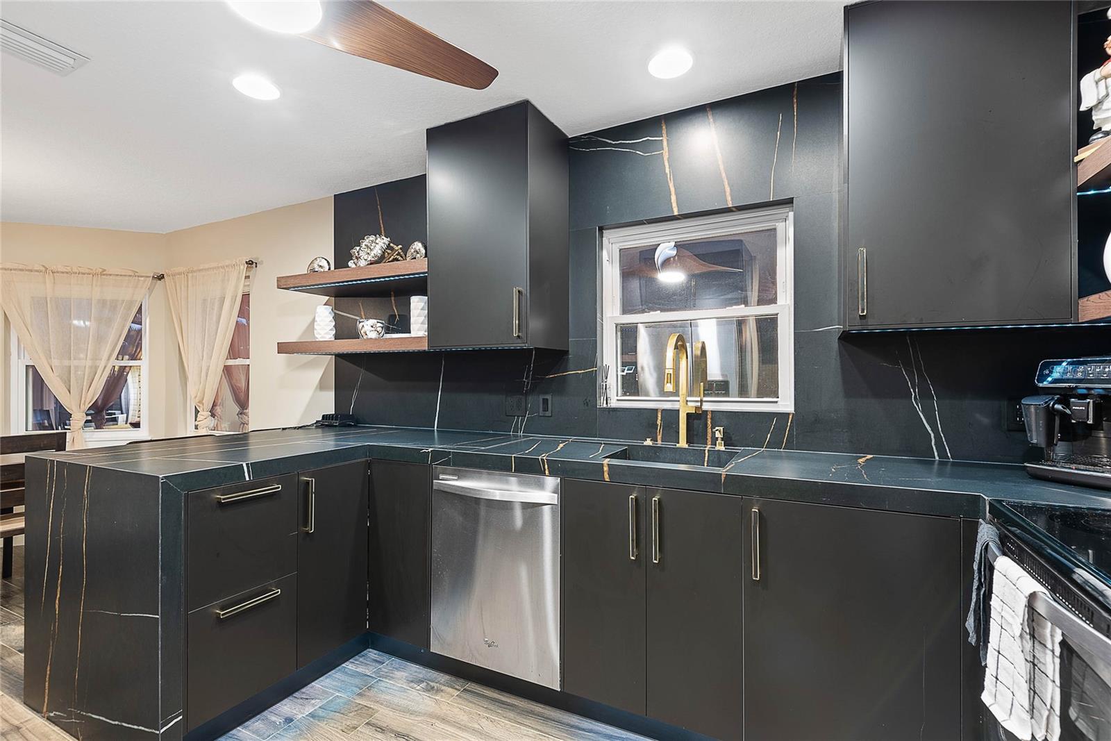 Image 13 of 52 For 61 Comanche Court