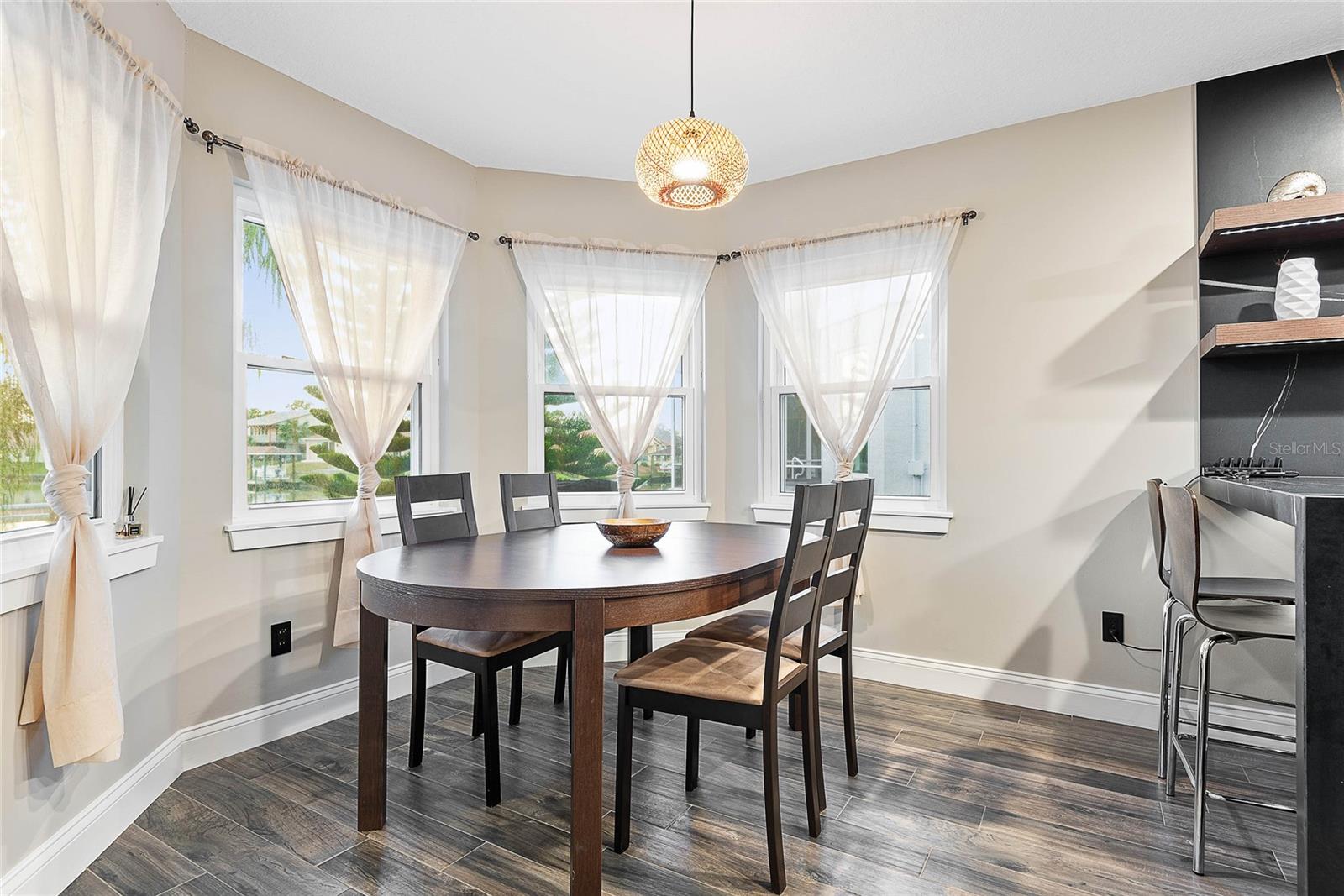 Image 17 of 52 For 61 Comanche Court