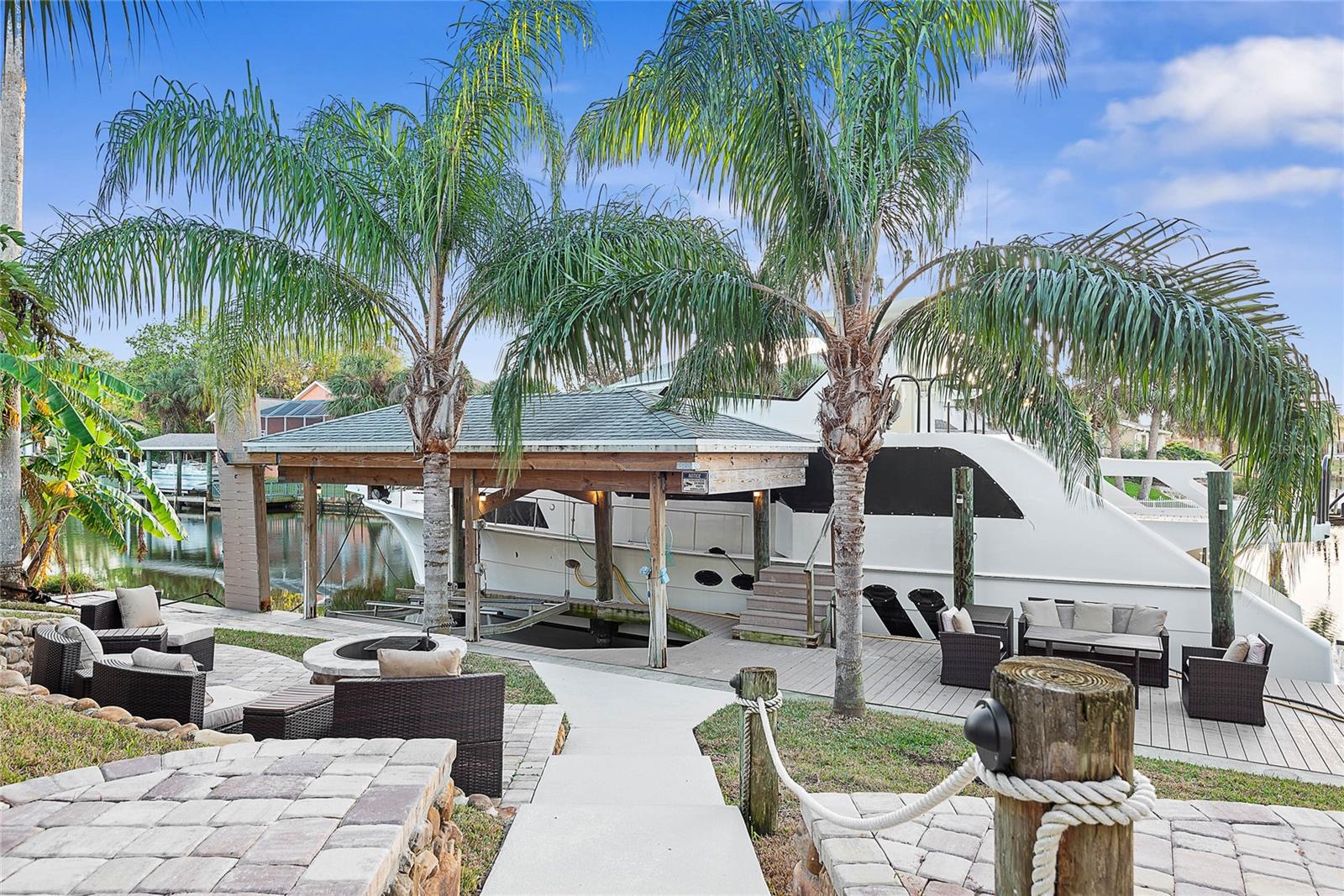 Image 23 of 52 For 61 Comanche Court