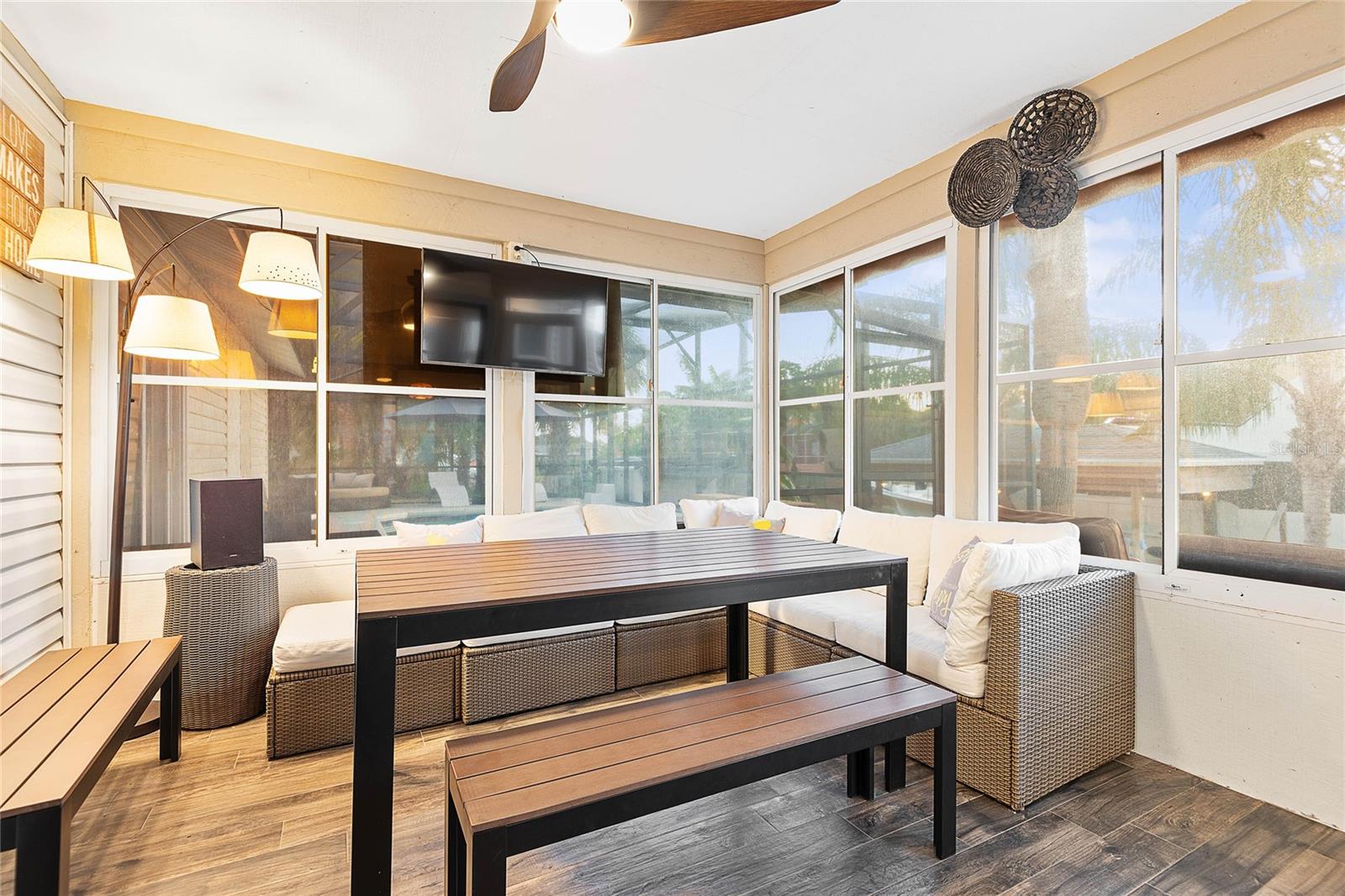 Image 28 of 52 For 61 Comanche Court