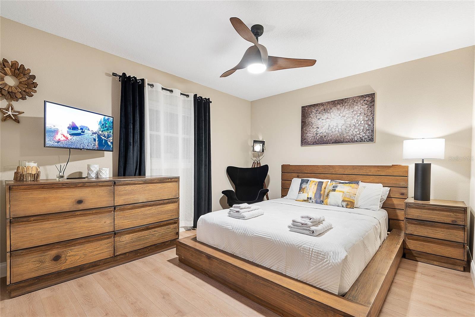 Image 32 of 52 For 61 Comanche Court