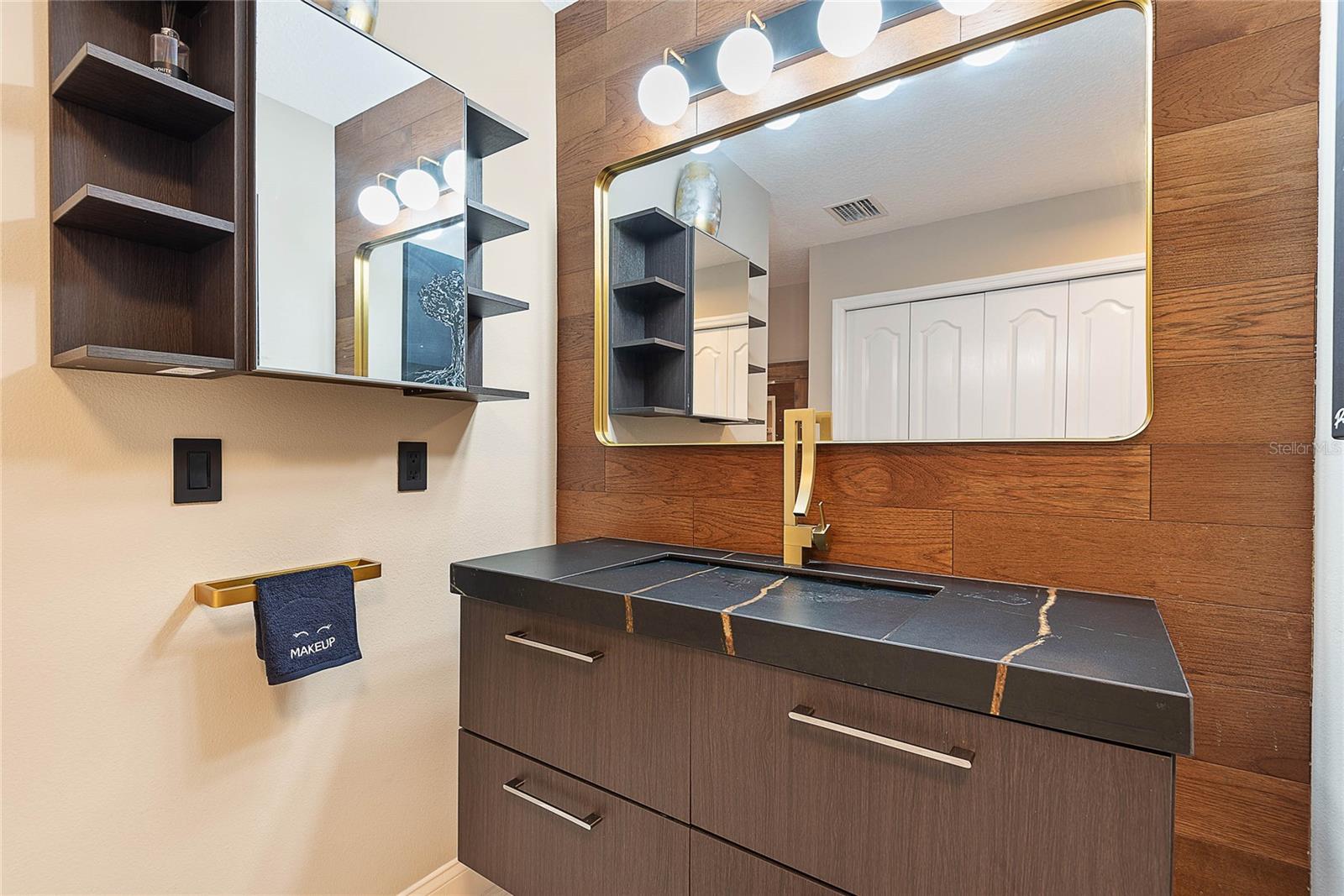 Image 34 of 52 For 61 Comanche Court