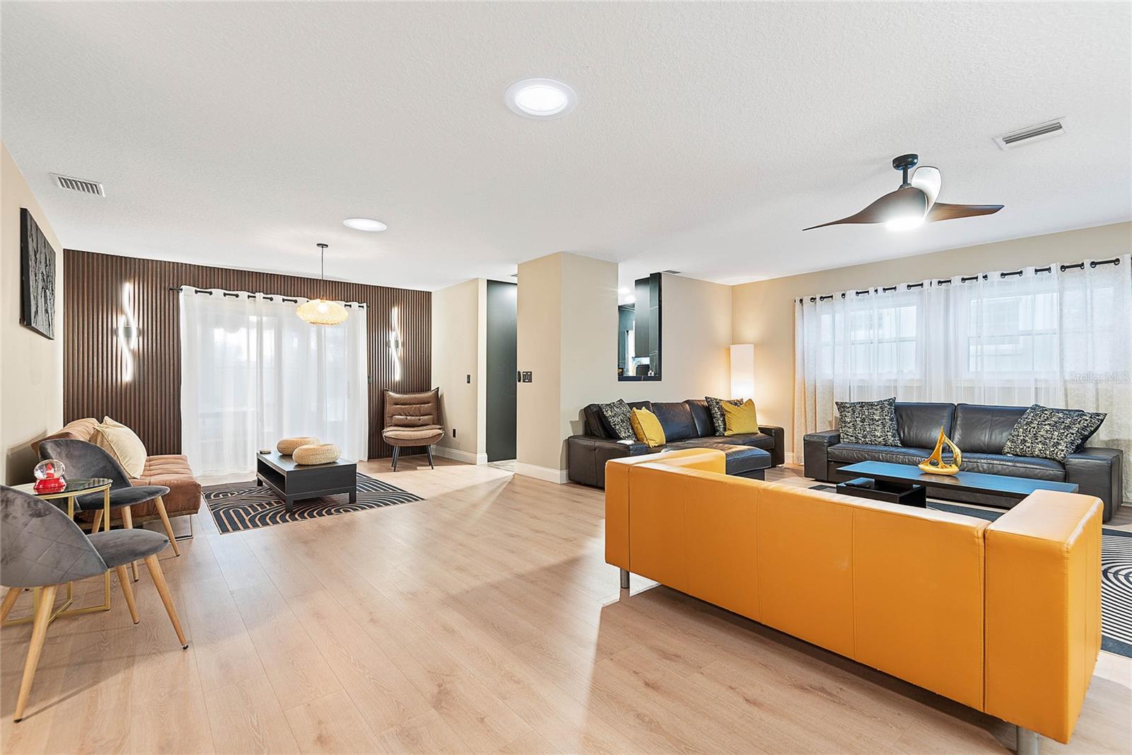 Image 8 of 52 For 61 Comanche Court