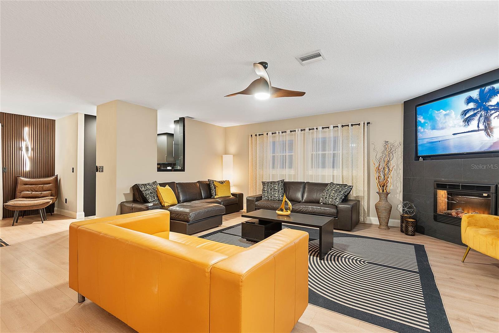 Image 9 of 52 For 61 Comanche Court