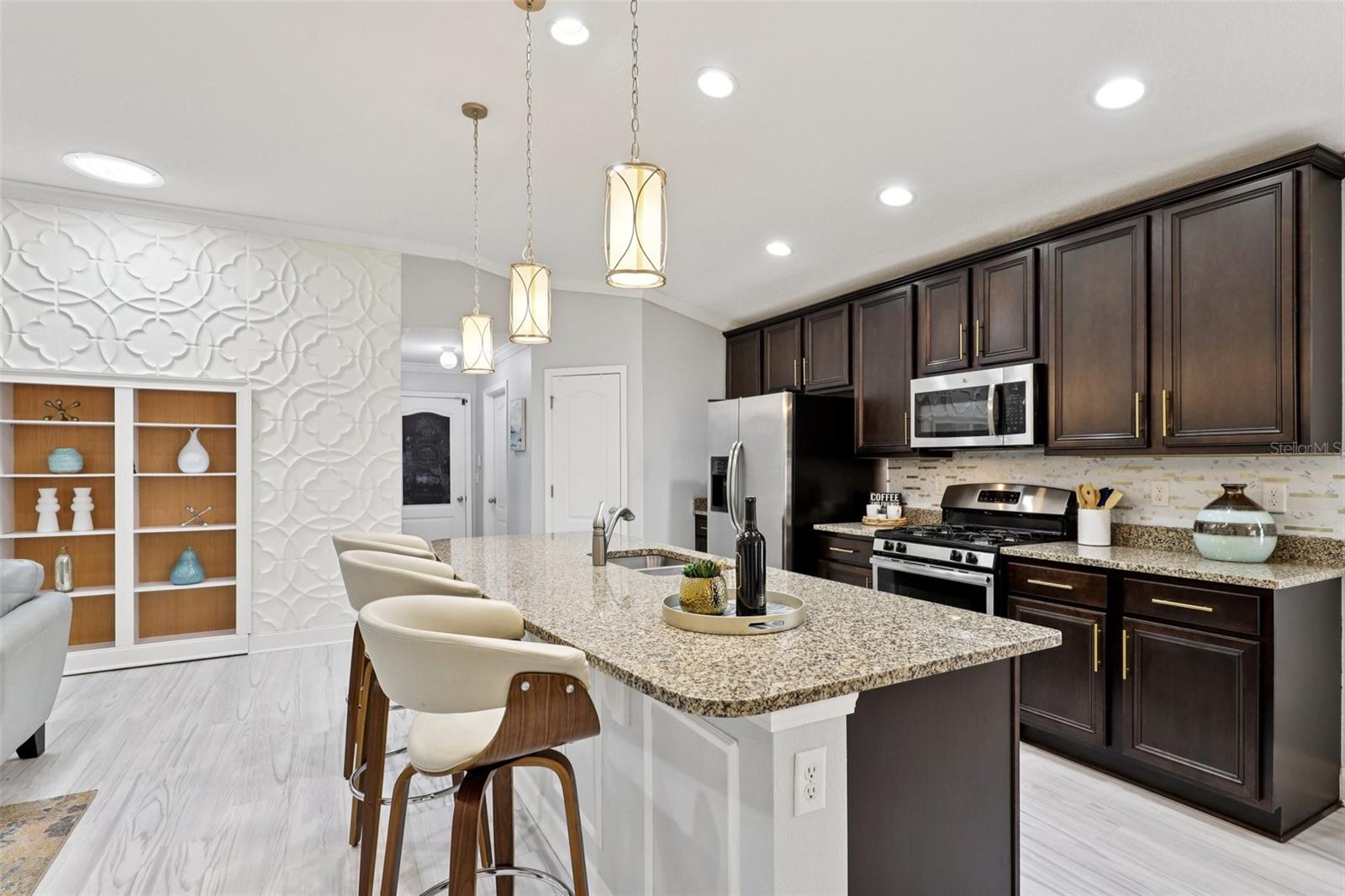 Image 17 of 43 For 60 Vestavia Court