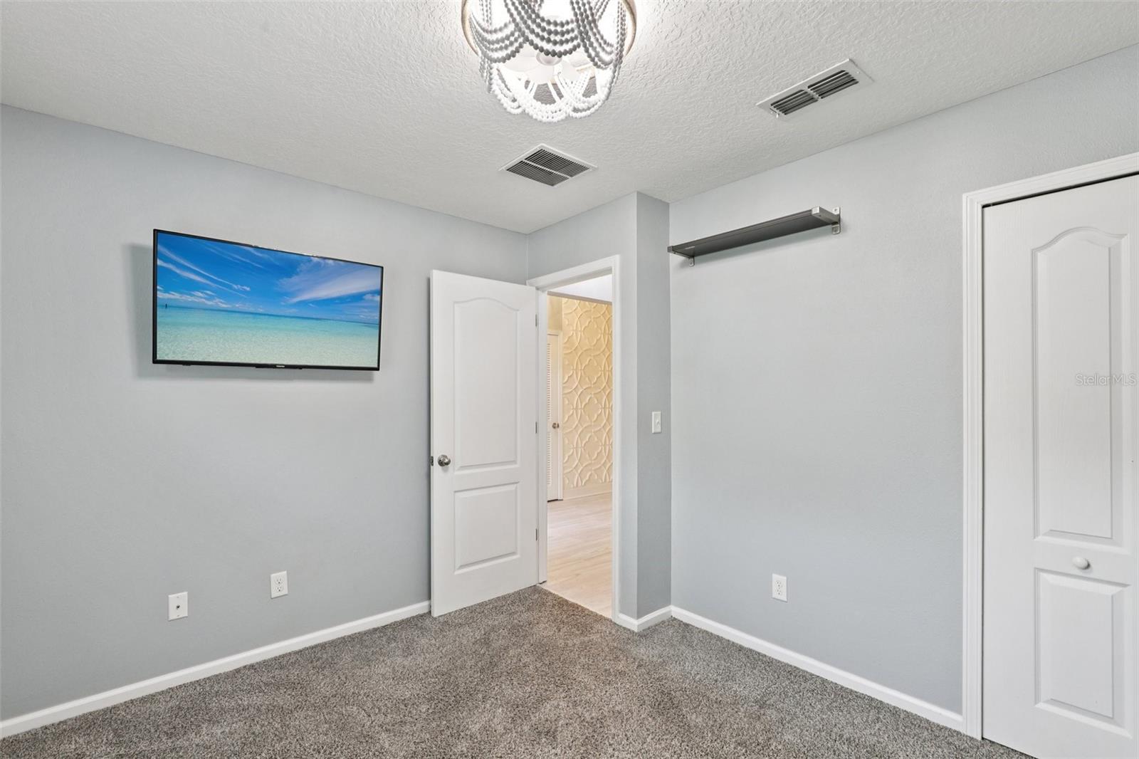 Image 23 of 43 For 60 Vestavia Court