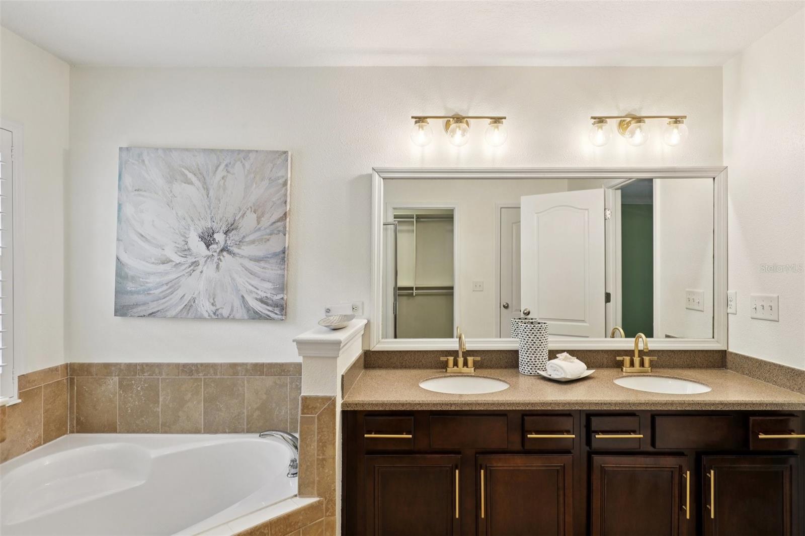 Image 36 of 43 For 60 Vestavia Court