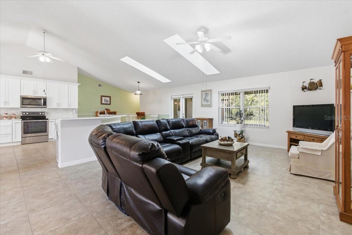 Image 12 of 28 For 109 Barrington Drive